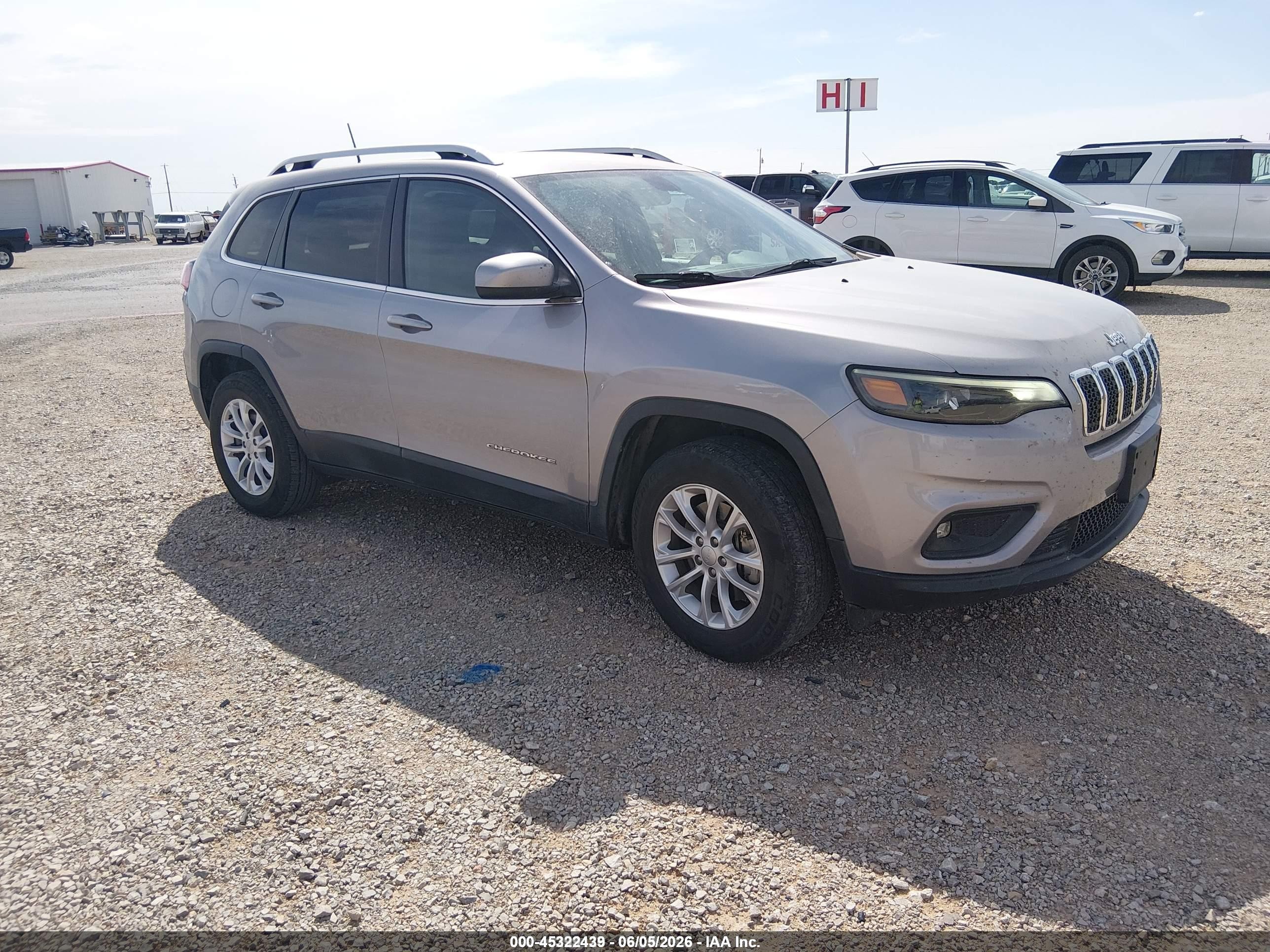 2019 Jeep Cherokee VIN 1C4PJMCB7KD449526 — IAAI salvage auction photo