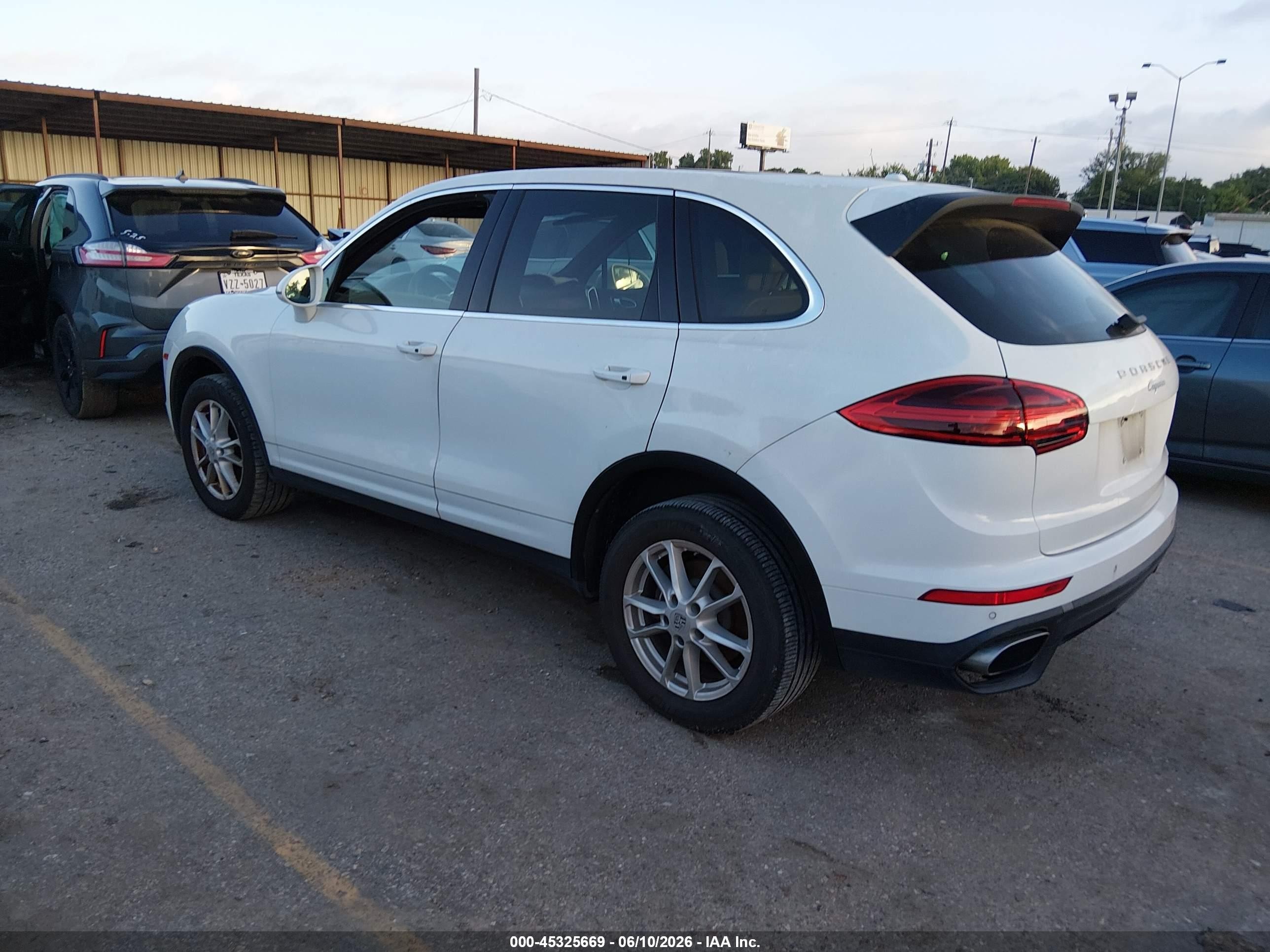 2016 Porsche Cayenne VIN WP1AA2A21GKA08053 IAAI salvage auction — Water/Flood, Salvage (Texas), sold $3,000 on 2026-07-01 (photo 3)