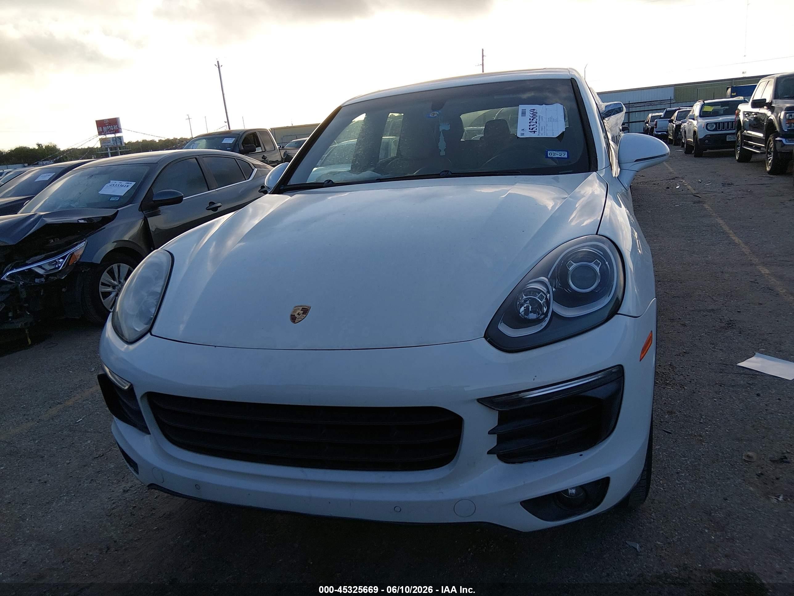 2016 Porsche Cayenne VIN WP1AA2A21GKA08053 IAAI salvage auction — Water/Flood, Salvage (Texas), sold $3,000 on 2026-07-01 (photo 6)