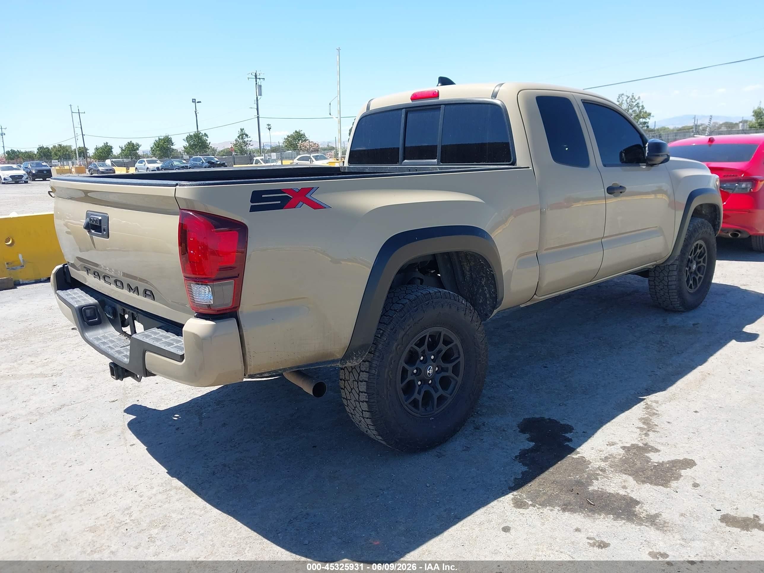 2020 Toyota Tacoma VIN 5TFRZ5CN3LX090175 IAAI salvage auction — Rear End, Salvage (California), sold $8,100 on 2026-07-05 (photo 4)