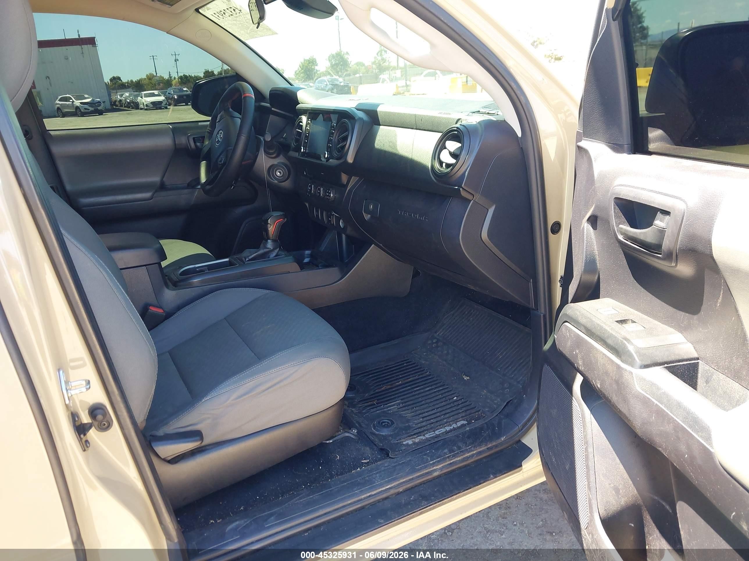 2020 Toyota Tacoma VIN 5TFRZ5CN3LX090175 IAAI salvage auction — Rear End, Salvage (California), sold $8,100 on 2026-07-05 (photo 5)