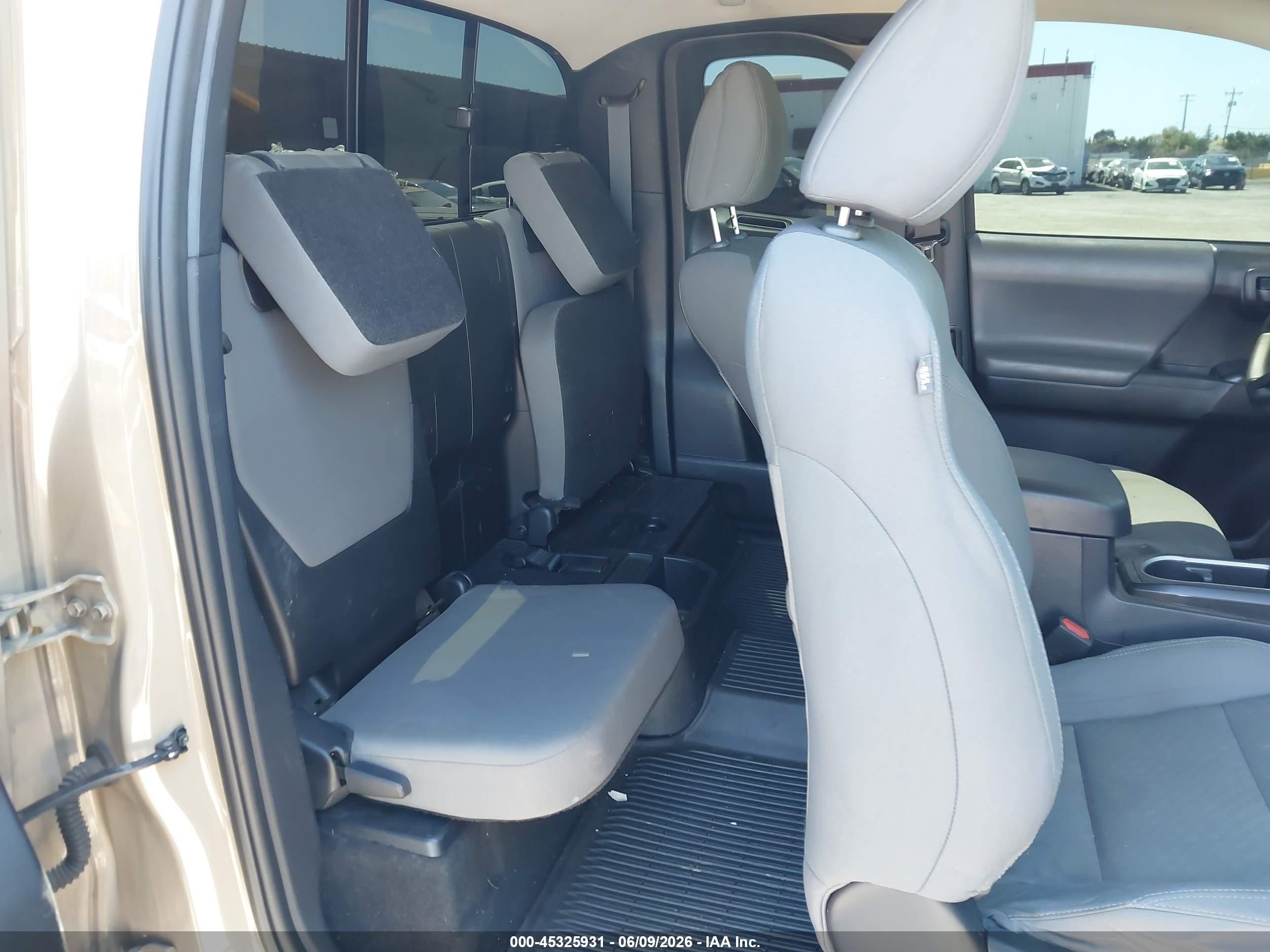 2020 Toyota Tacoma VIN 5TFRZ5CN3LX090175 IAAI salvage auction — Rear End, Salvage (California), sold $8,100 on 2026-07-05 (photo 8)