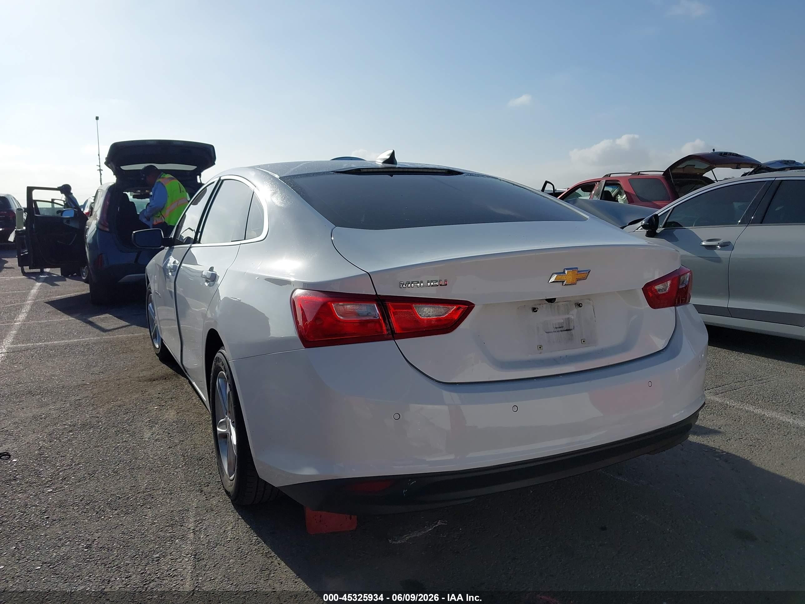 2019 Chevrolet Malibu VIN 1G1ZC5ST0KF208097 IAAI salvage auction — Unknown, Salvage (California), sold $2,300 on 2026-07-09 (photo 3)