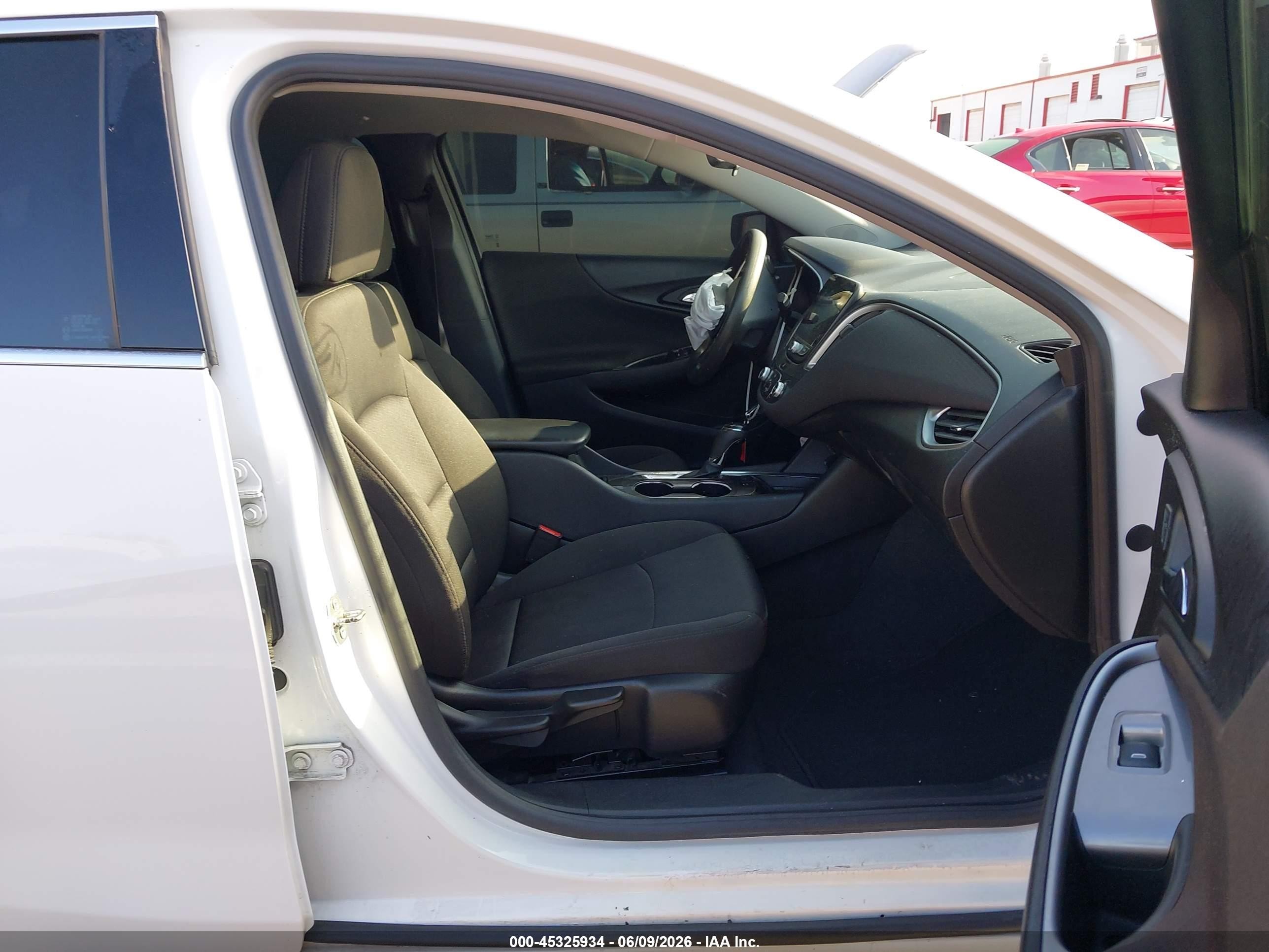 2019 Chevrolet Malibu VIN 1G1ZC5ST0KF208097 IAAI salvage auction — Unknown, Salvage (California), sold $2,300 on 2026-07-09 (photo 5)