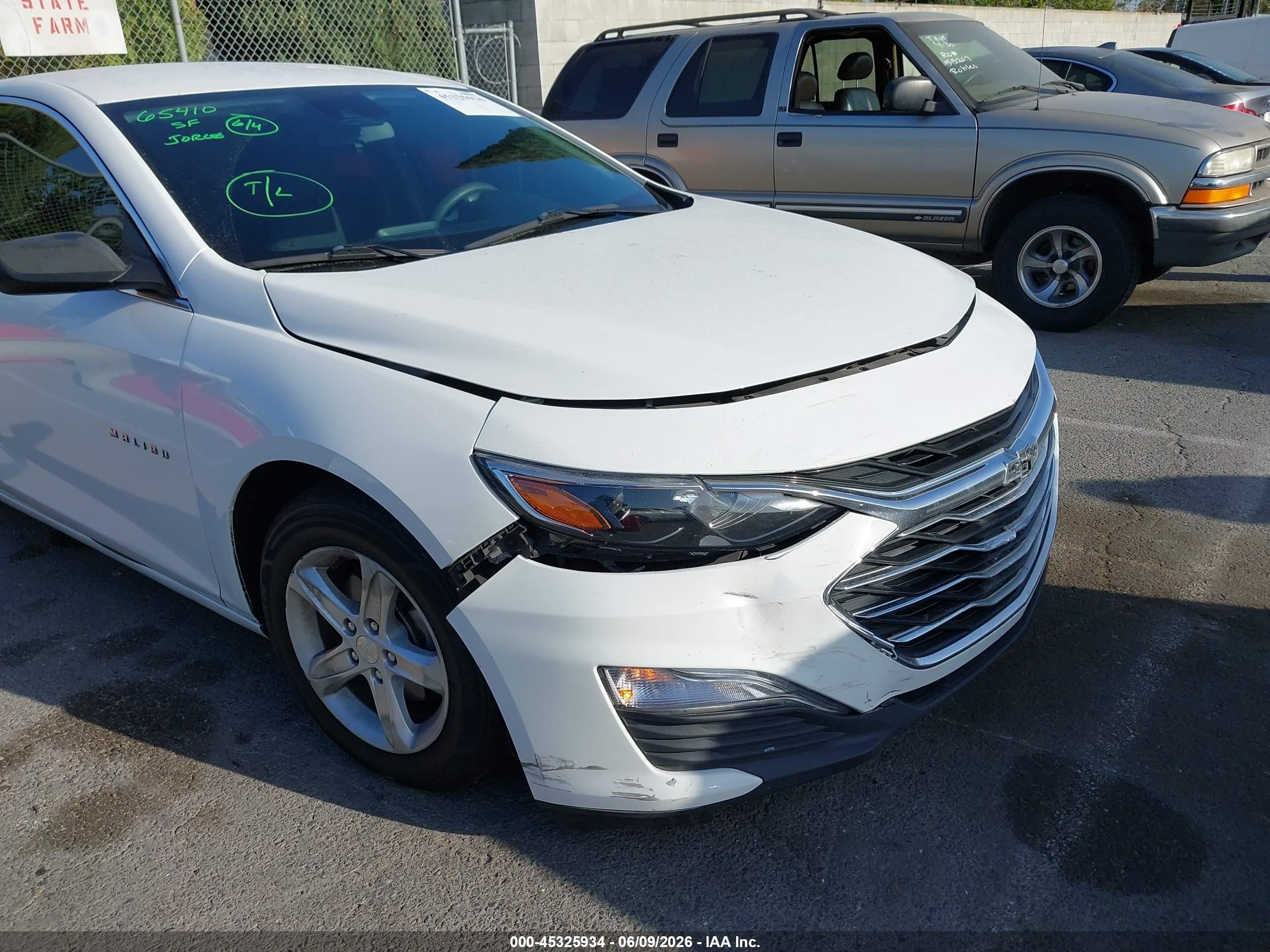 2019 Chevrolet Malibu VIN 1G1ZC5ST0KF208097 IAAI salvage auction — Unknown, Salvage (California), sold $2,300 on 2026-07-09 (photo 6)