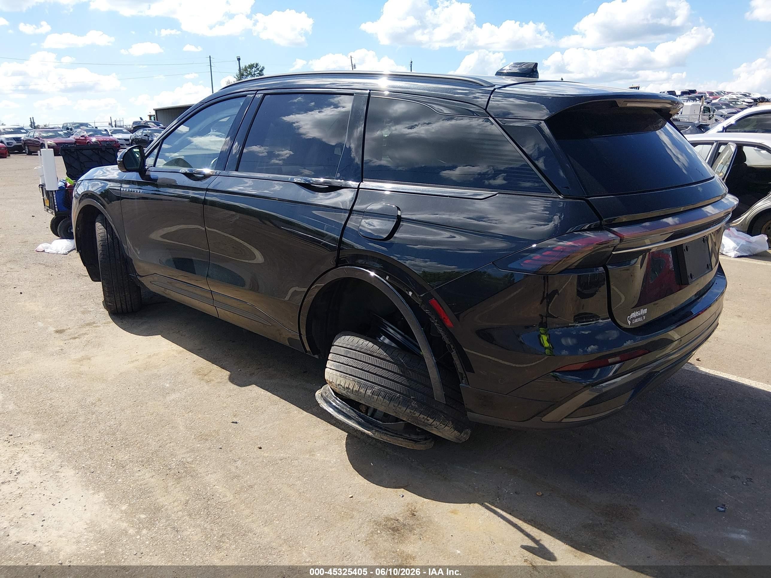2024 Lincoln Nautilus VIN 5LMPJ8K46RJ856543 IAAI salvage auction — Side, Salvage (Mississippi), sold $15,100 on 2026-09-24 (photo 3)