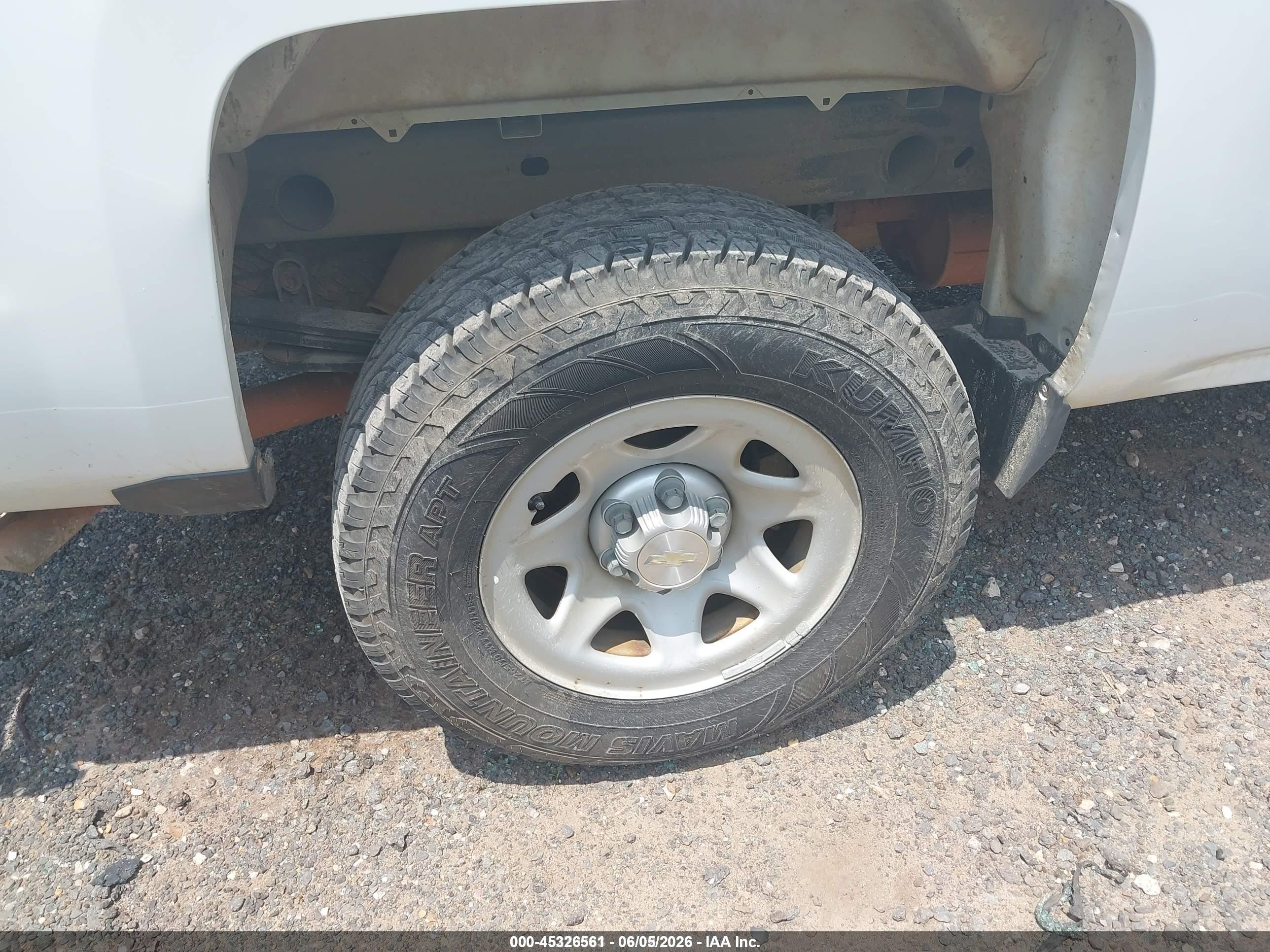 2017 Chevrolet Silverado 1500 VIN 1GCNCNEC0HZ124807 IAAI salvage auction — Side, SF97 (Louisiana), sold $10,350 on 2026-07-09 (photo 4)