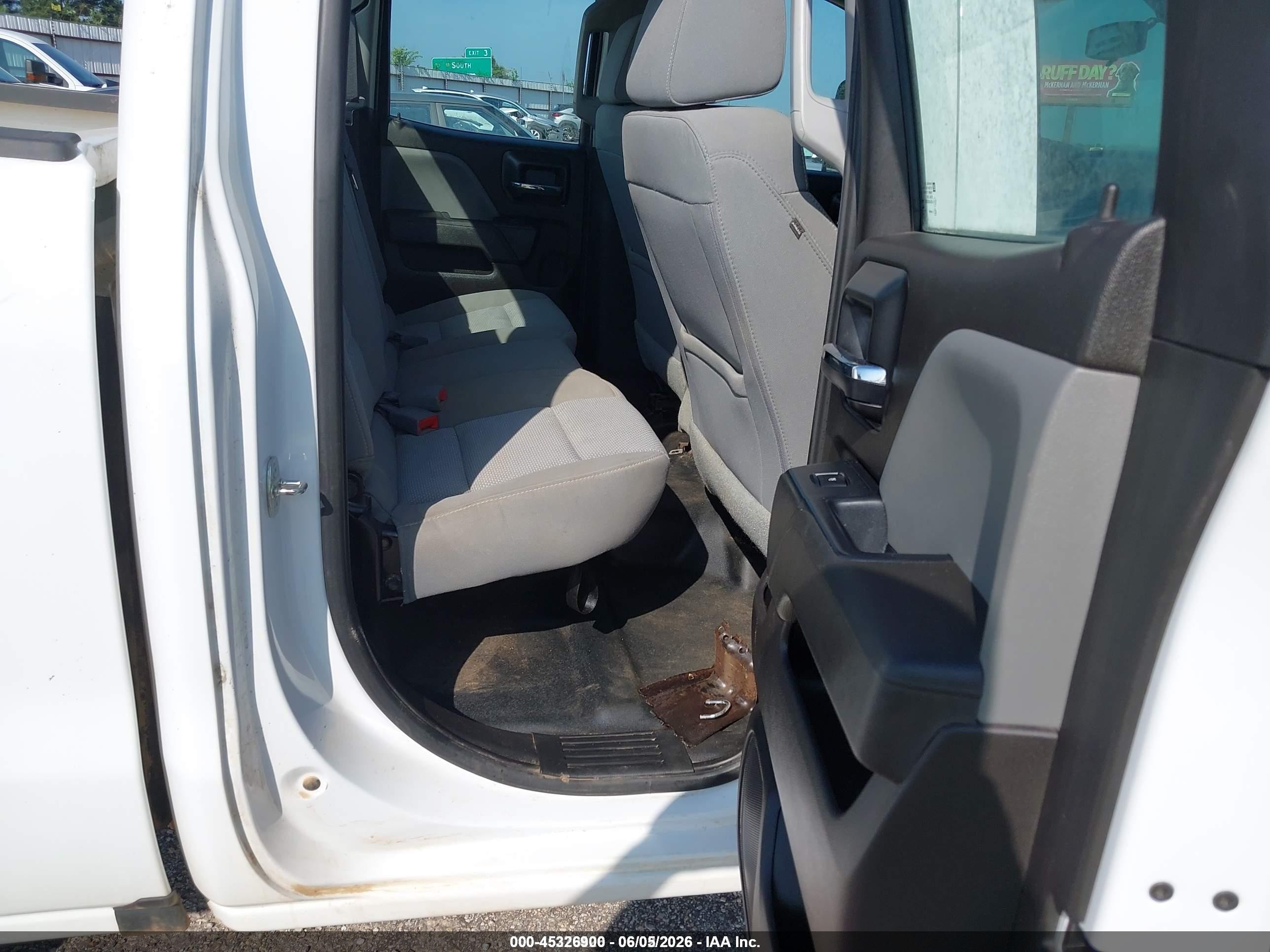 2017 Chevrolet Silverado 1500 VIN 1GCRCNEC1HZ151659 IAAI salvage auction — Normal Wear, SF97 (Louisiana), sold $15,750 on 2026-07-09 (photo 8)