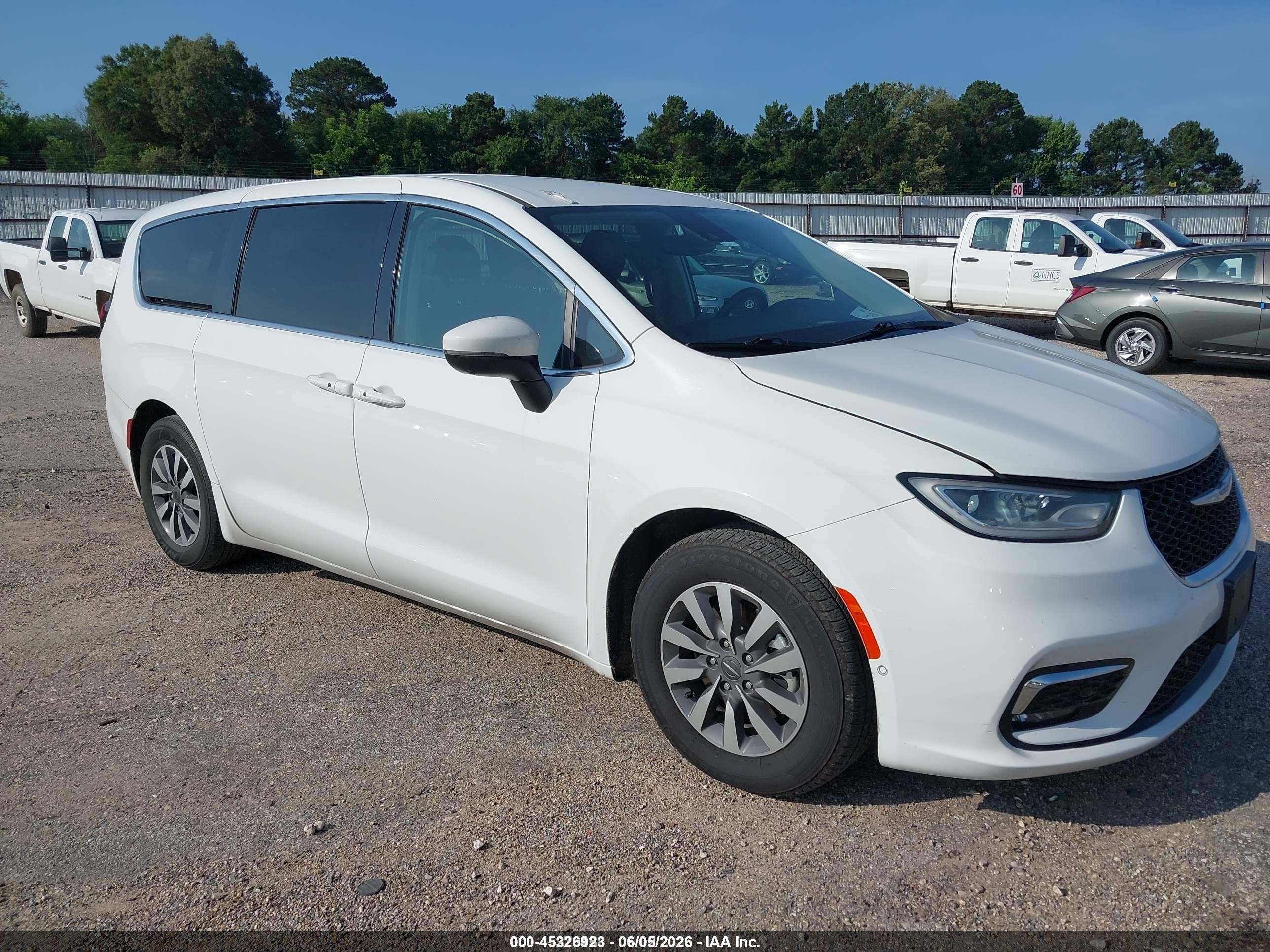 2023 Chrysler Pacifica VIN 2C4RC1L71PR595275 IAAI salvage auction — Front End, SF97 (Louisiana), sold $12,000 on 2026-07-09 (photo 1)