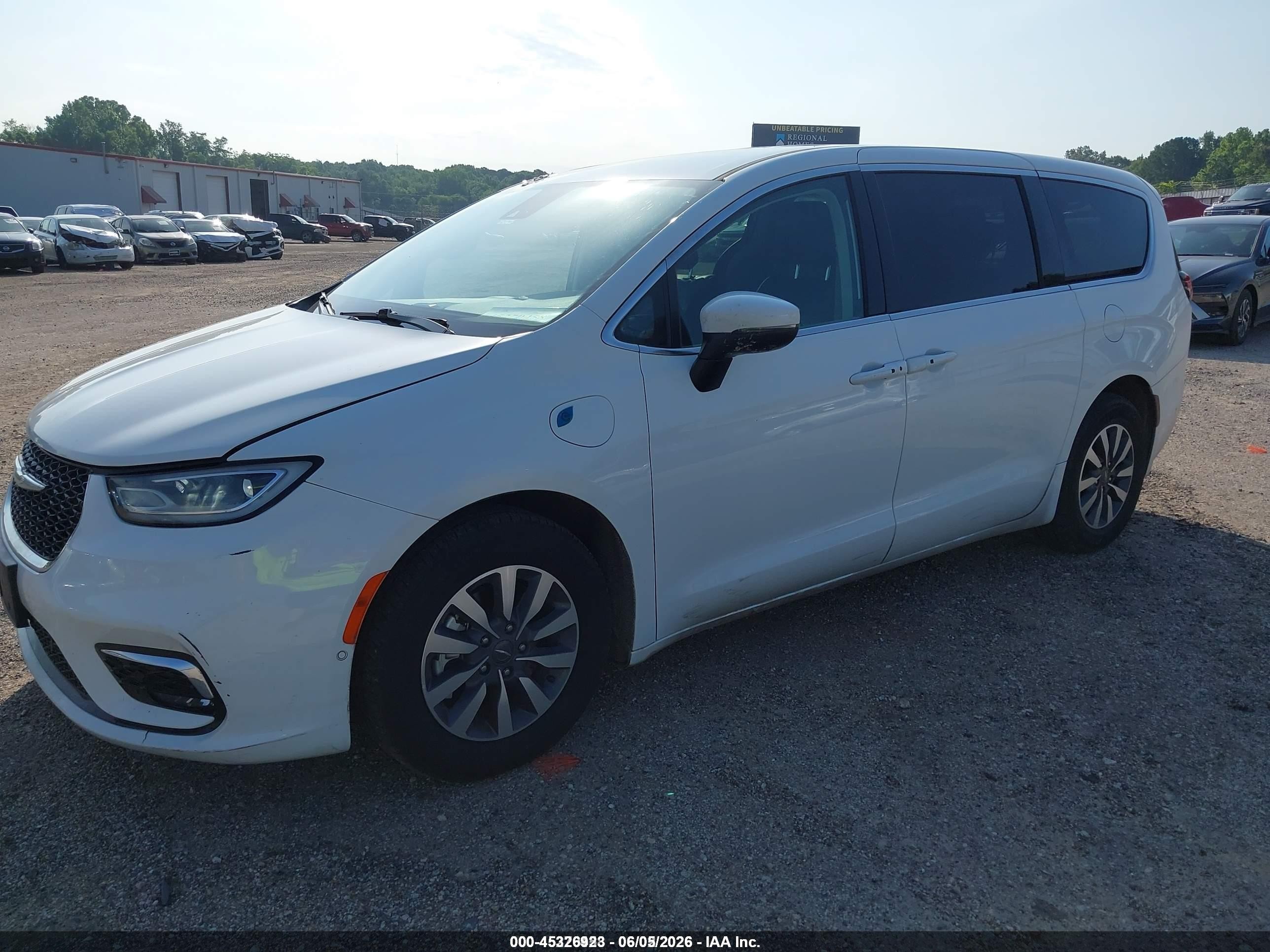 2023 Chrysler Pacifica VIN 2C4RC1L71PR595275 IAAI salvage auction — Front End, SF97 (Louisiana), sold $12,000 on 2026-07-09 (photo 2)