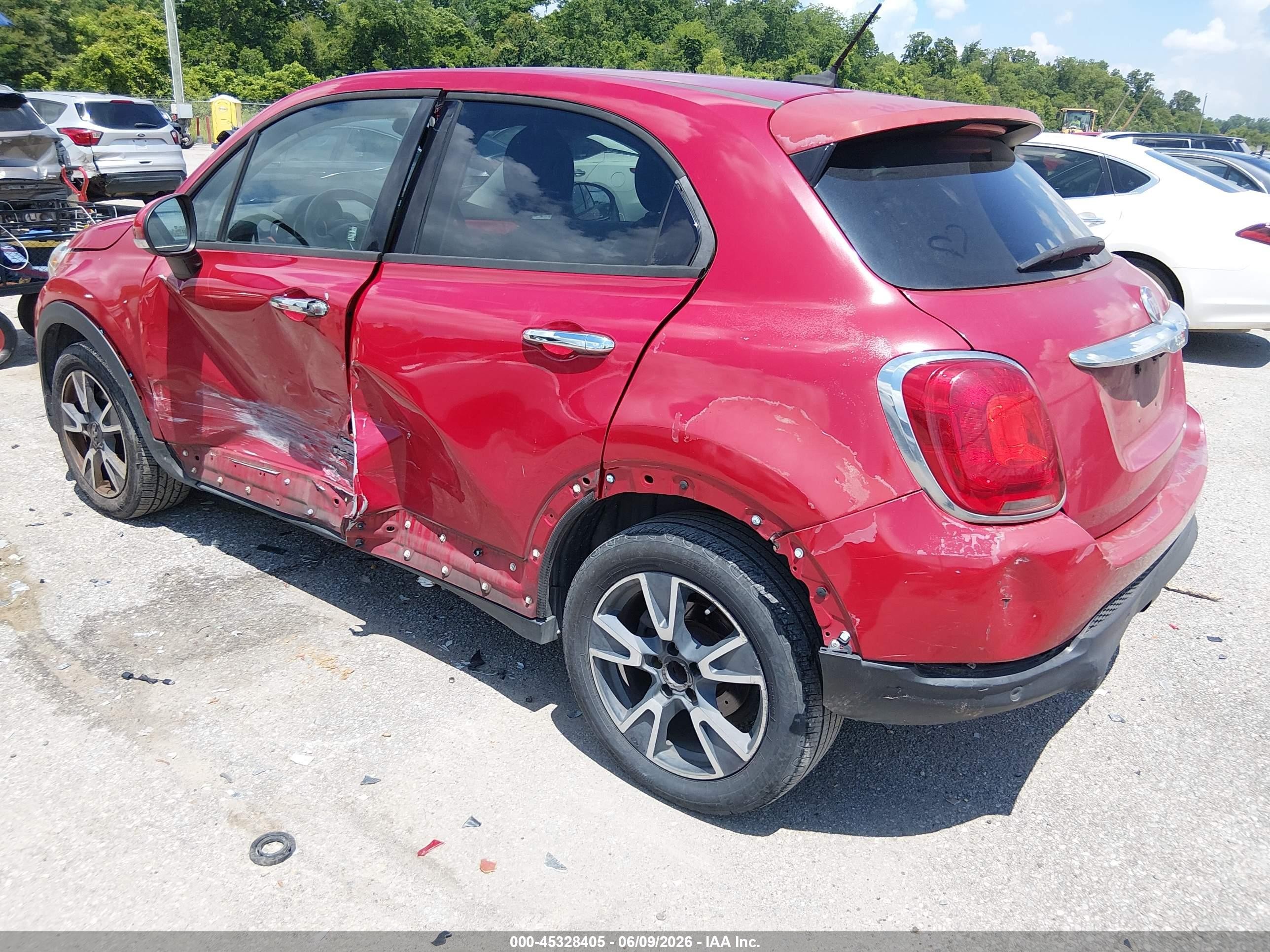 2016 Fiat 500x VIN ZFBCFXBT8GP351464 IAAI salvage auction — Side, Salvage (Louisiana), sold $375 on 2026-09-10 (photo 3)
