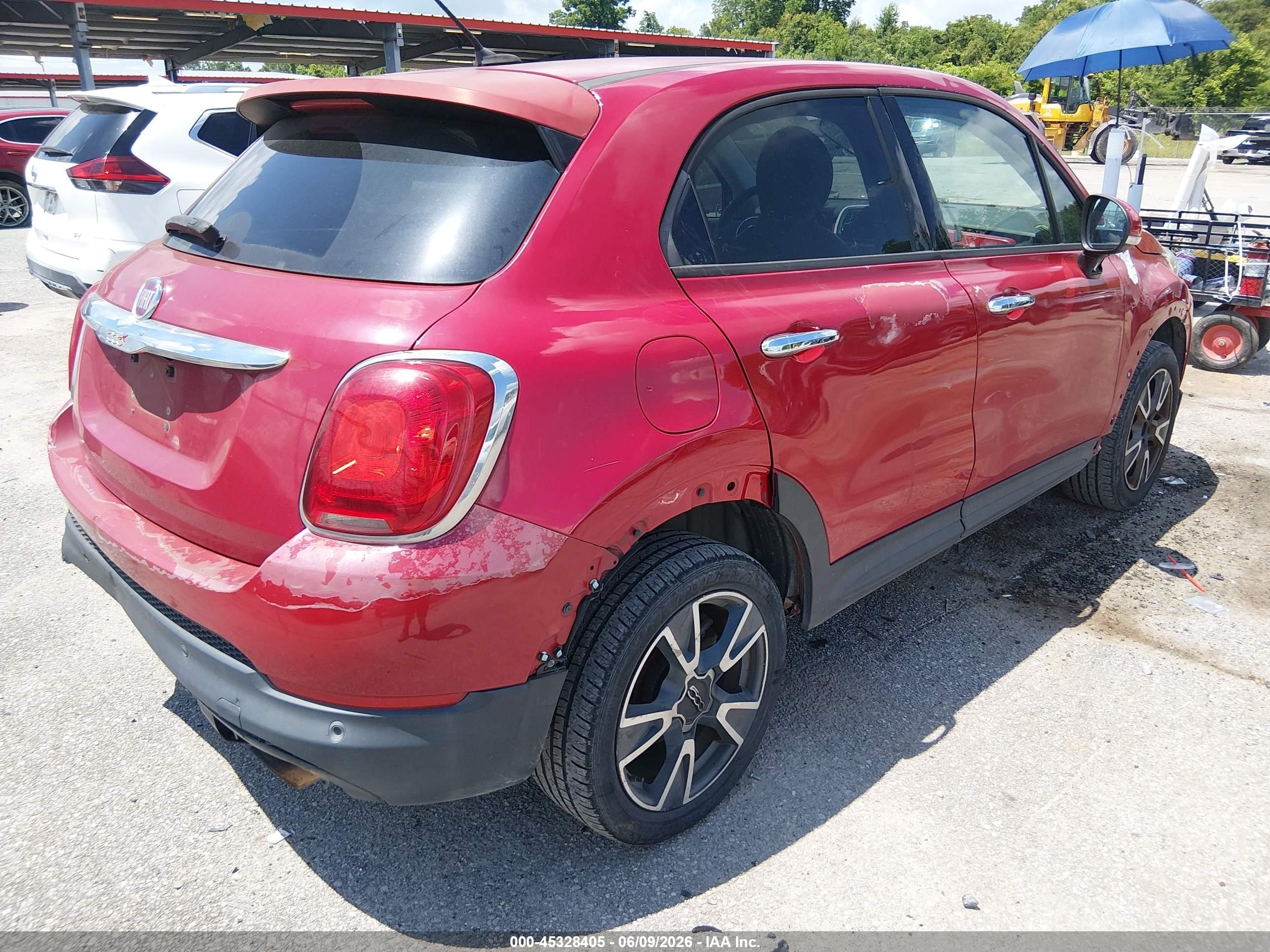 2016 Fiat 500x VIN ZFBCFXBT8GP351464 IAAI salvage auction — Side, Salvage (Louisiana), sold $375 on 2026-09-10 (photo 4)