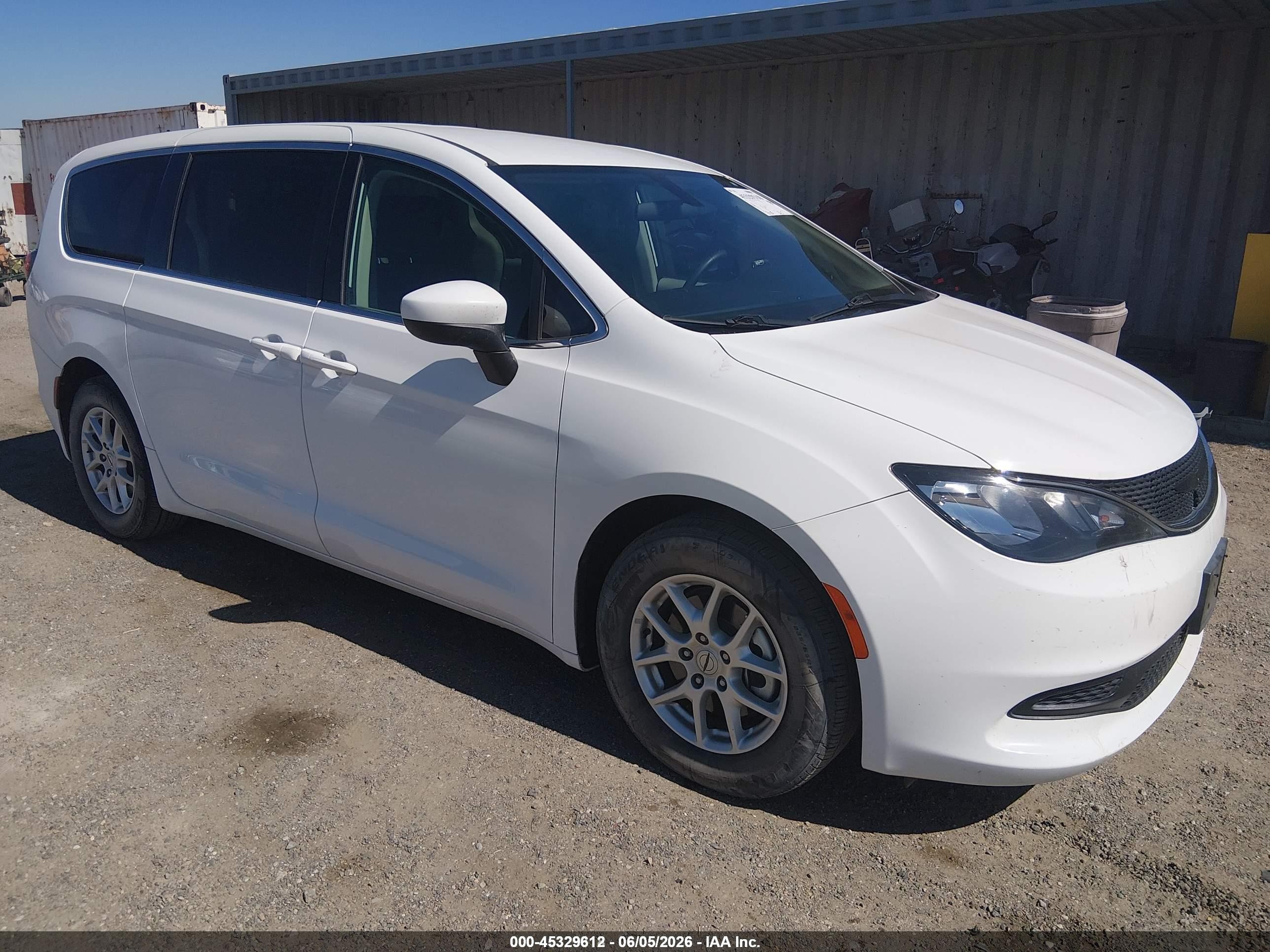 2021 Chrysler Voyager VIN 2C4RC1CG3MR577677 — IAAI salvage auction photo