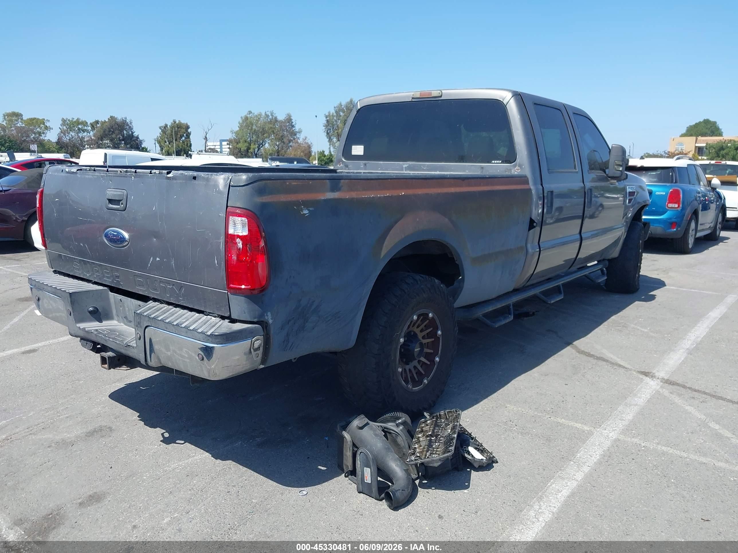 2009 Ford F-550 Super Duty VIN 1FTSW21R49EA54353 IAAI salvage auction — Normal Wear, Clear - Dealer Only (California), sold $400 on 2026-07-09 (photo 4)