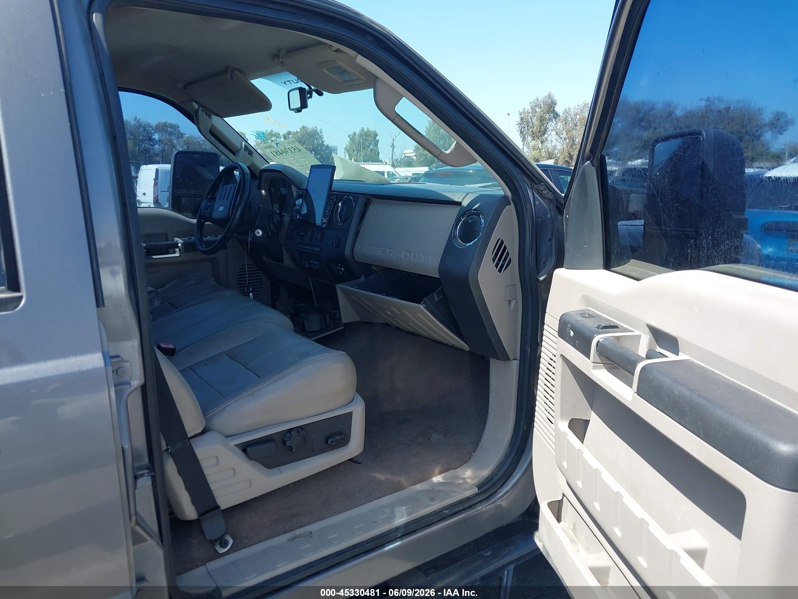 2009 Ford F-550 Super Duty VIN 1FTSW21R49EA54353 IAAI salvage auction — Normal Wear, Clear - Dealer Only (California), sold $400 on 2026-07-09 (photo 5)