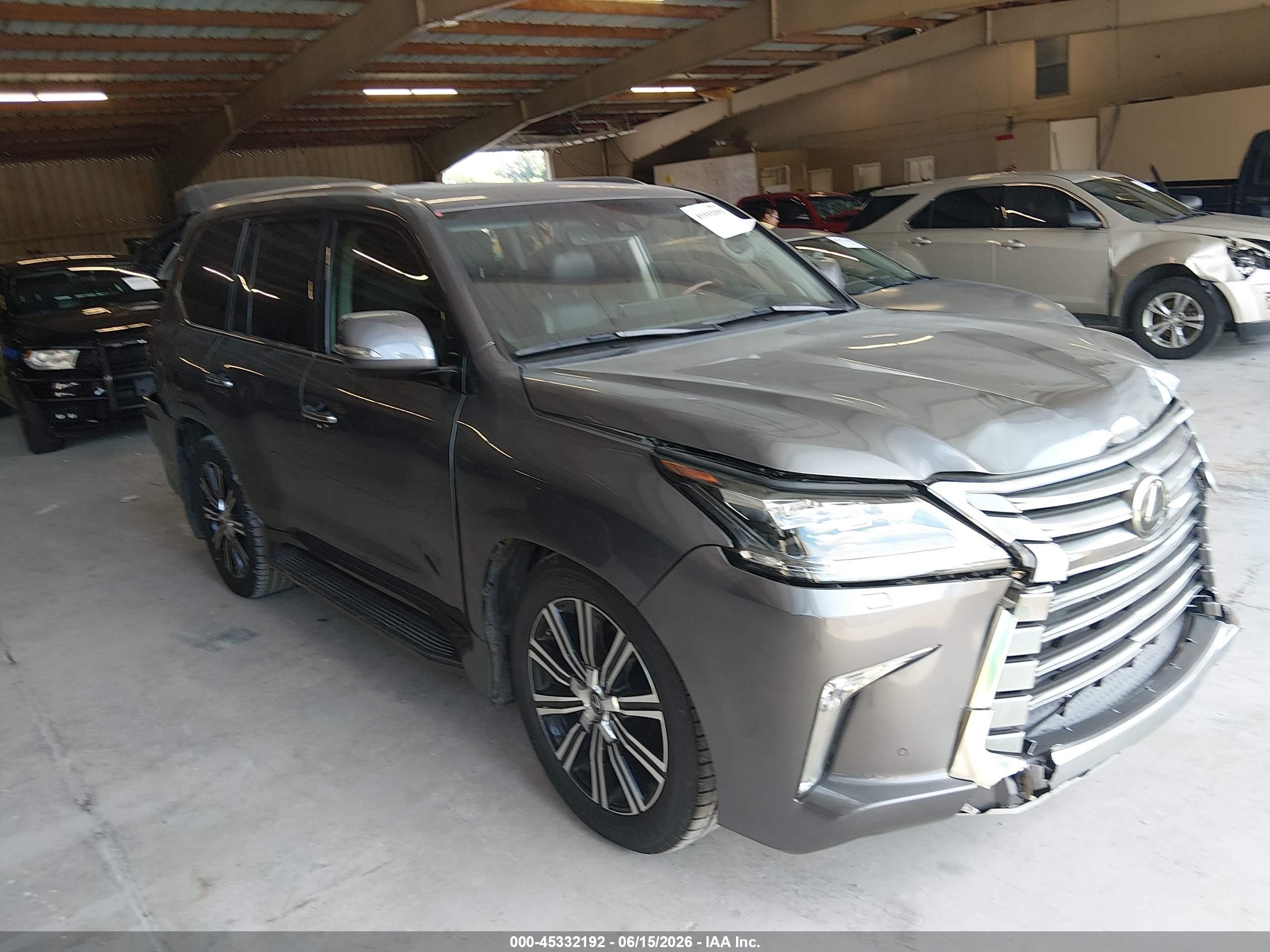 2018 Lexus LX 570 VIN JTJHY7AX9J4260890 — IAAI salvage auction photo