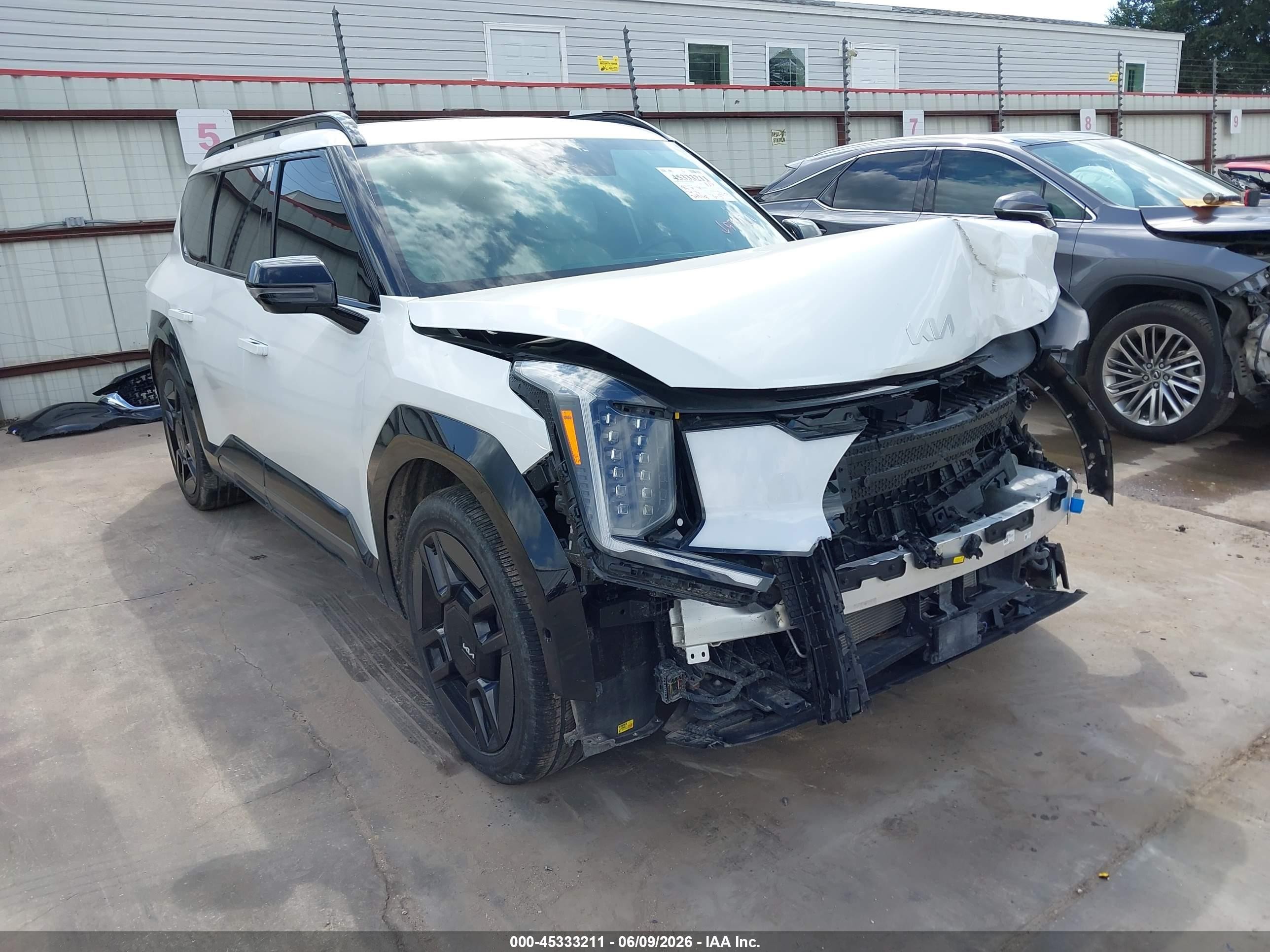 2024 Kia EV9 VIN KNDAEFS50R6033382 — IAAI salvage auction photo