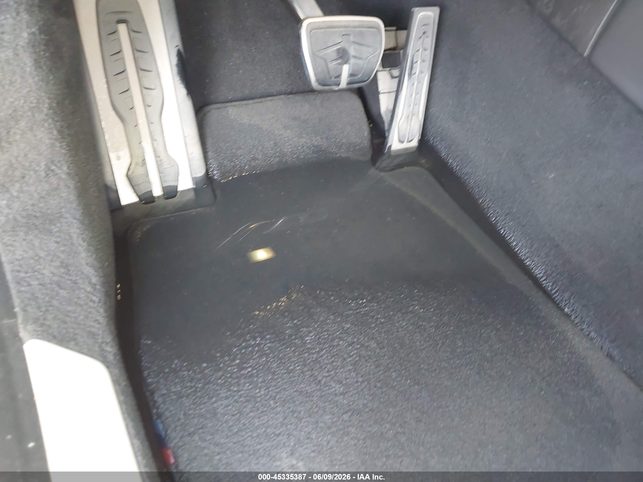 2023 BMW 7er VIN WBA23EH08PCM54262 IAAI salvage auction — Water/Flood, Salvage (Texas), sold $24,900 on 2026-08-05 (photo 6)