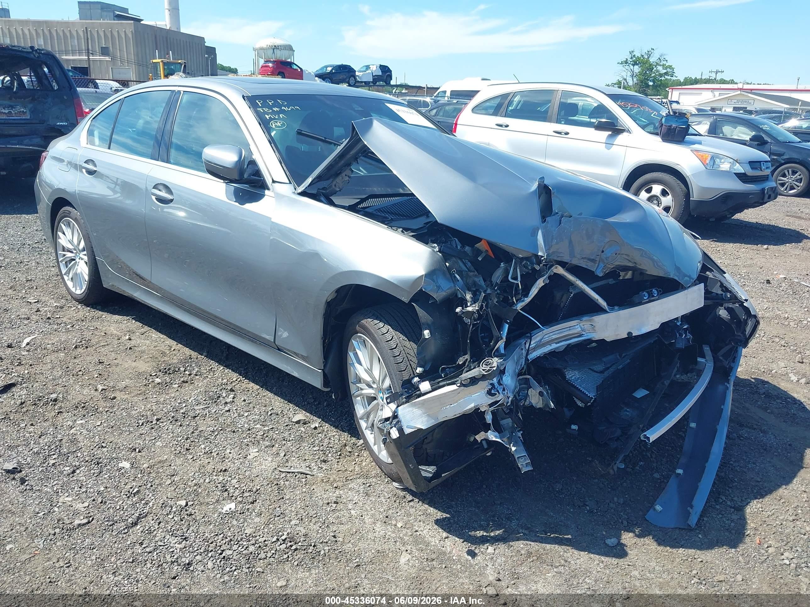 2024 BMW 3 Series VIN 3MW89FF06R8E63781 — IAAI salvage auction photo