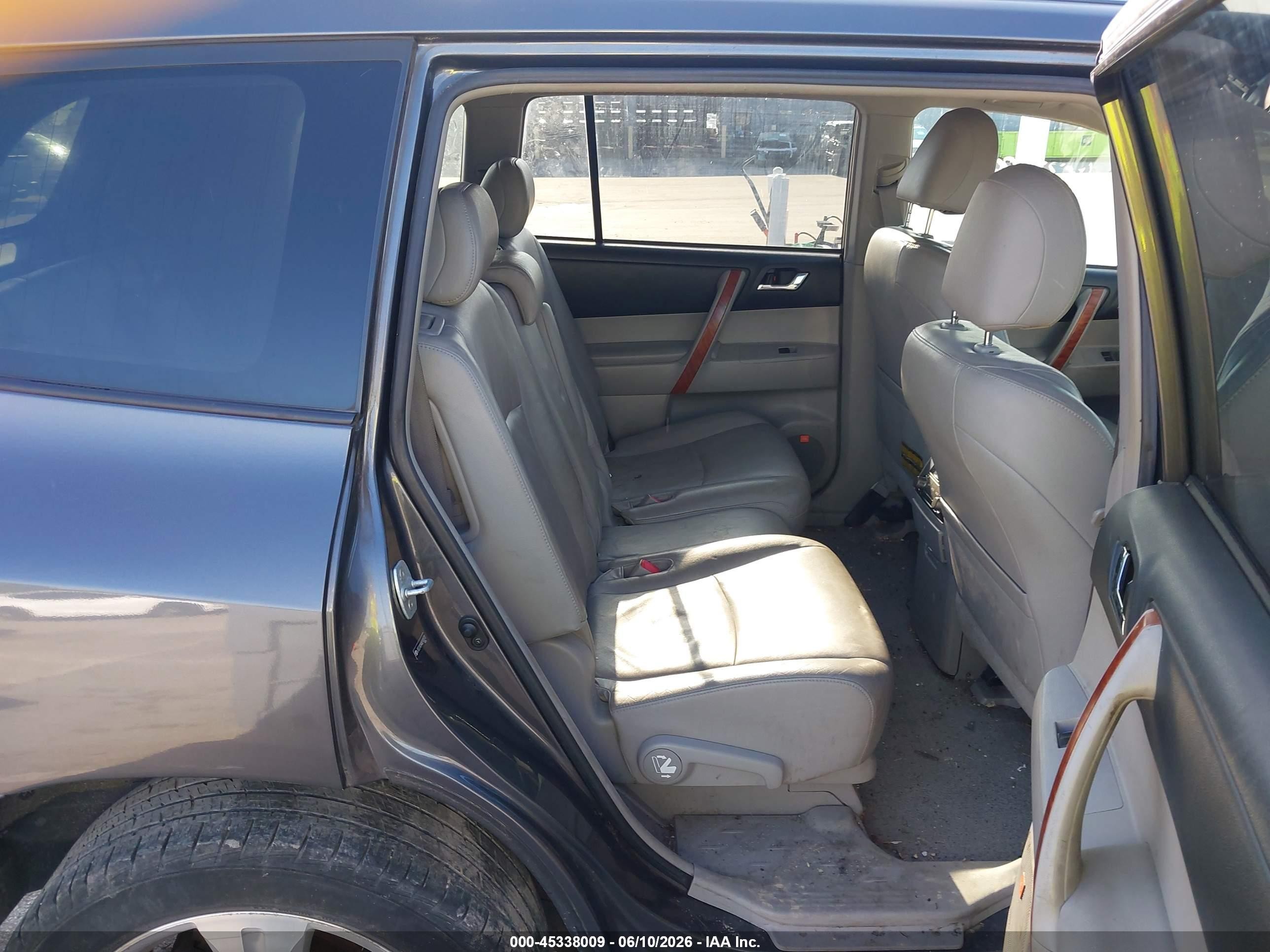 2008 Toyota Highlander VIN JTEES42A482100773 IAAI salvage auction — Front End, Clear (Indiana), sold $1,200 on 2026-07-12 (photo 8)