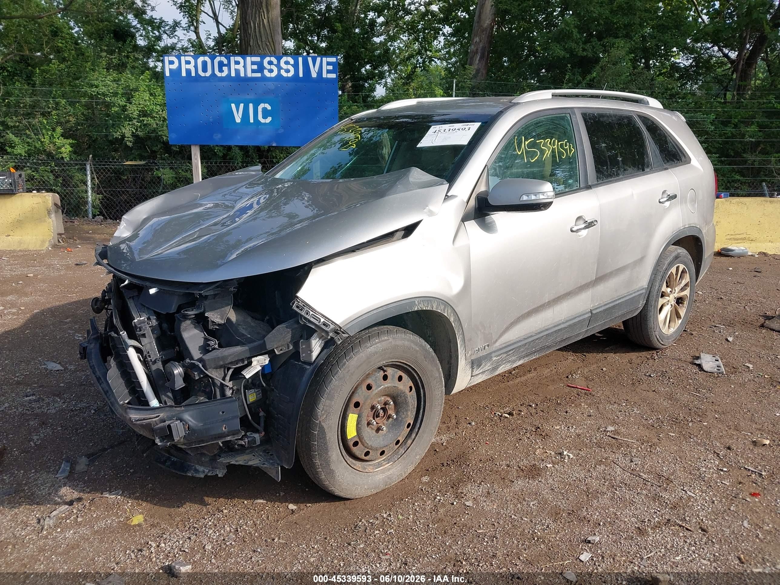 2015 Kia Sorento VIN 5XYKUDA71FG617118 IAAI salvage auction — Front End, Clear (Indiana), sold $375 on 2026-07-11 (photo 2)