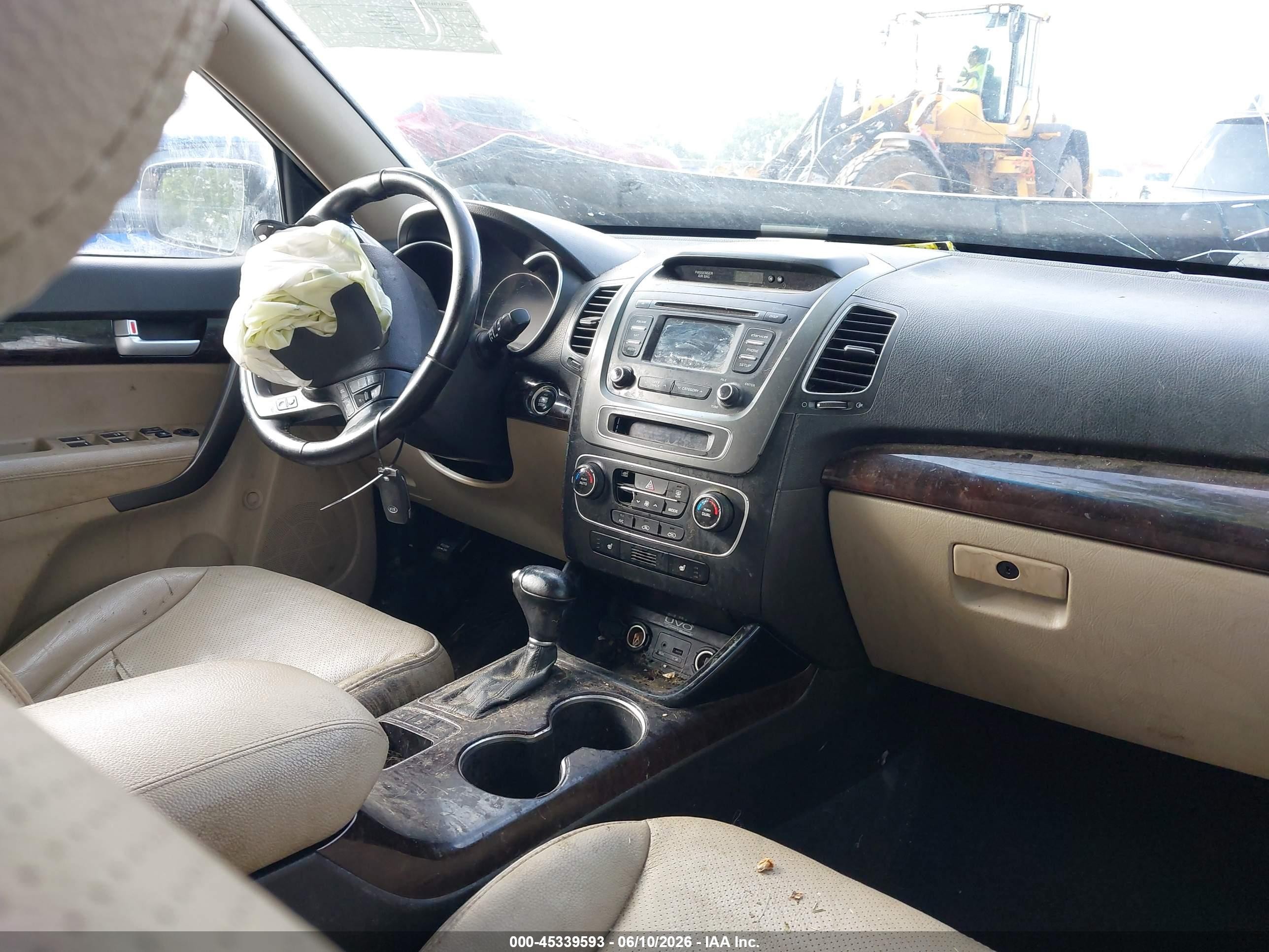 2015 Kia Sorento VIN 5XYKUDA71FG617118 IAAI salvage auction — Front End, Clear (Indiana), sold $375 on 2026-07-11 (photo 5)