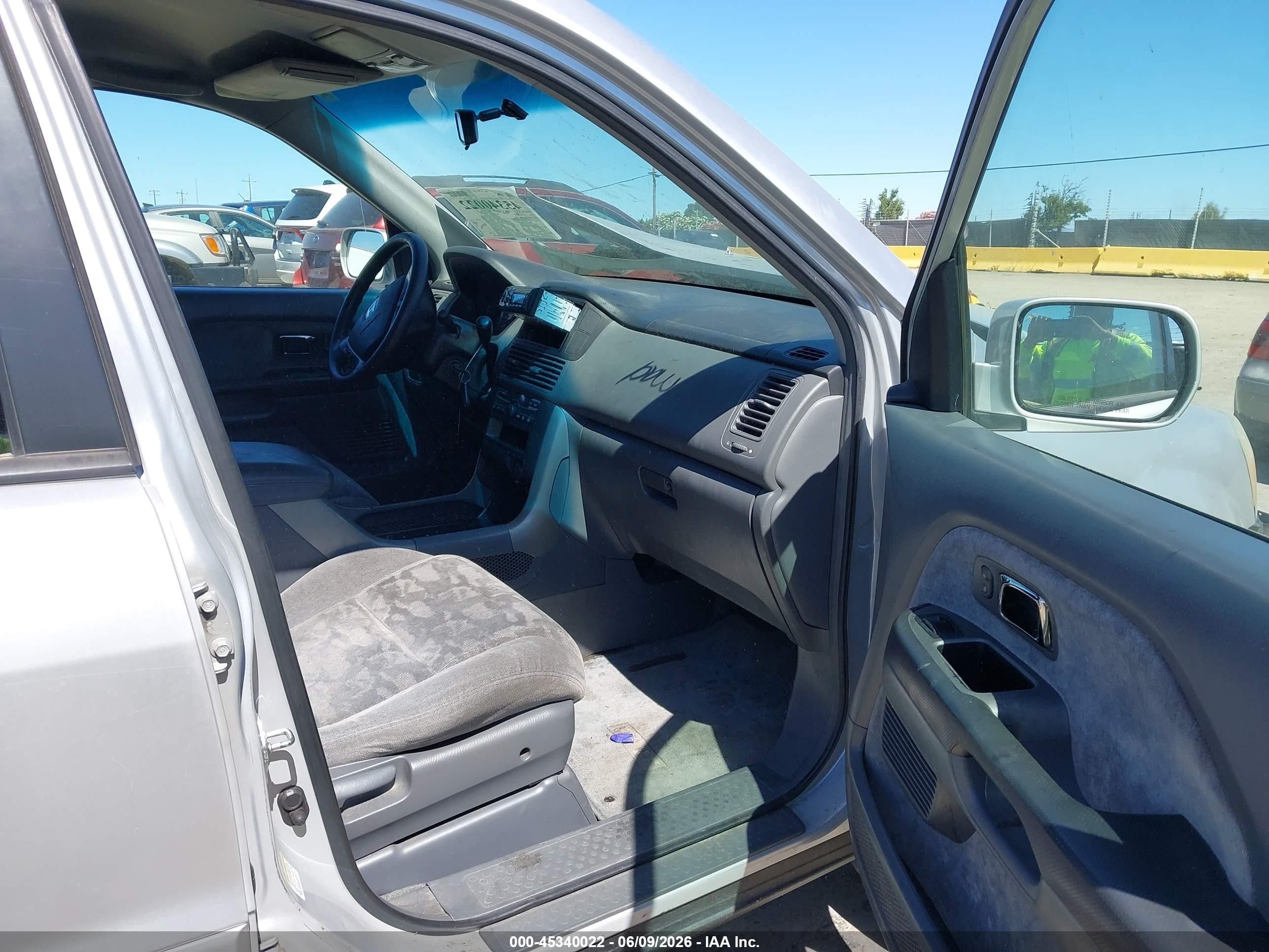 2004 Honda Pilot VIN 2HKYF18474H544597 IAAI salvage auction — Normal Wear, Clear - Dealer Only (California), sold $350 on 2026-07-09 (photo 5)