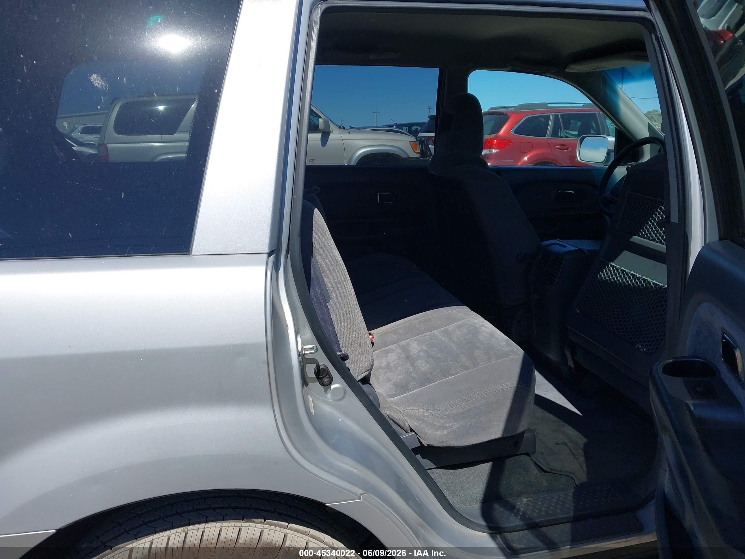 2004 Honda Pilot VIN 2HKYF18474H544597 IAAI salvage auction — Normal Wear, Clear - Dealer Only (California), sold $350 on 2026-07-09 (photo 8)