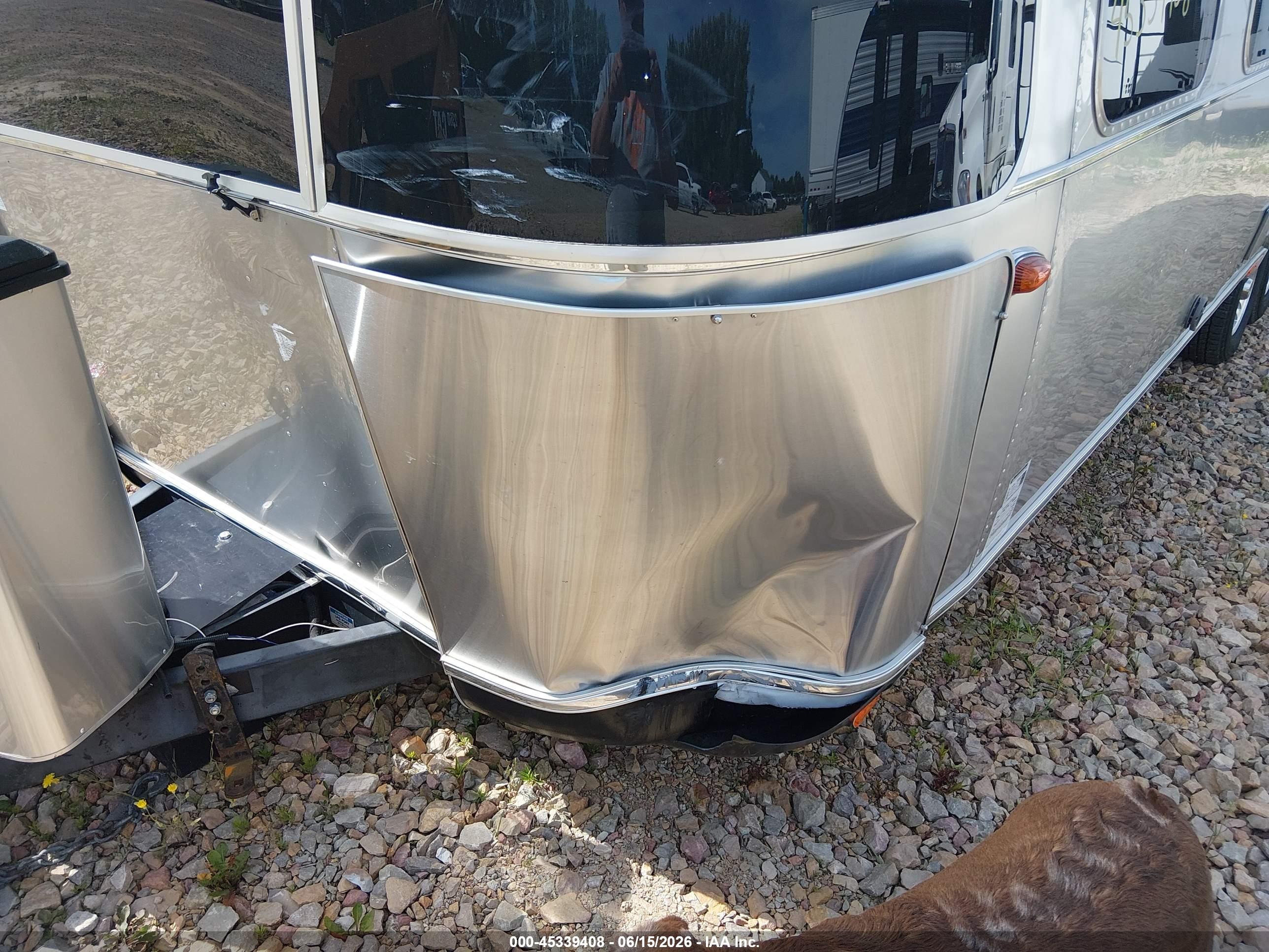 2023 Airstream Classic VIN 1STJBYP24PJ567760 IAAI salvage auction — Frame Damage, Salvage (Wisconsin), sold $22,750 on 2026-07-09 (photo 6)