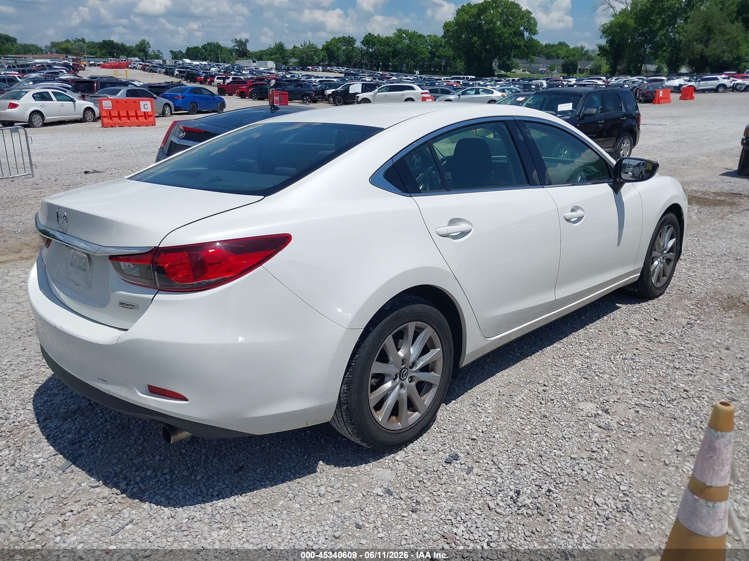 2015 Mazda 6 VIN JM1GJ1U5XF1204976 IAAI salvage auction — Unknown, Salvage (Tennessee), sold $1,850 on 2026-10-01 (photo 4)