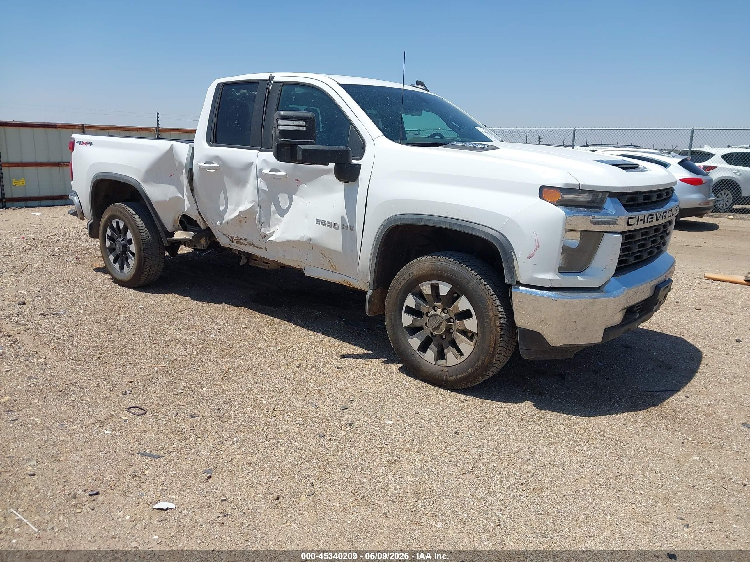 2020 Chevrolet VIN 1GC5YNEY6LF177373 IAAI salvage auction — Side, Salvage (Texas), sold $12,500 on 2026-10-04 (photo 1)