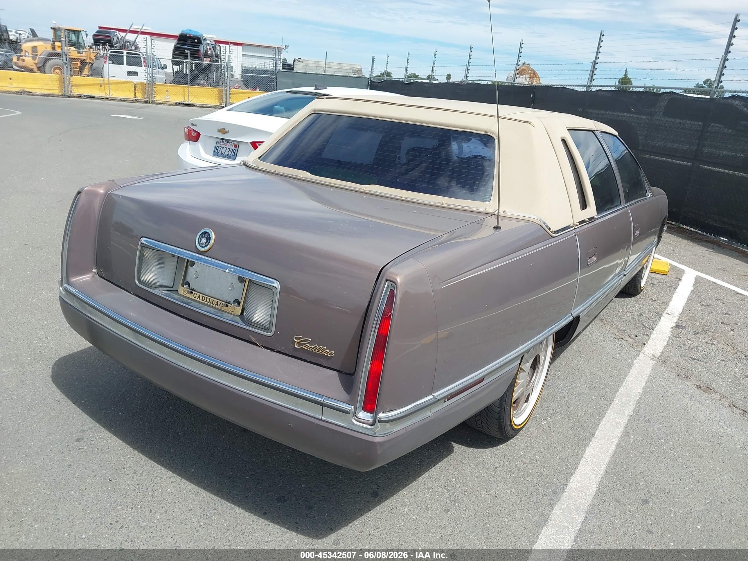 1995 Cadillac Deville VIN 1G6KD52B1SU231173 IAAI salvage auction — Unknown, Clear - Dealer Only (California), sold $775 on 2026-07-02 (photo 4)