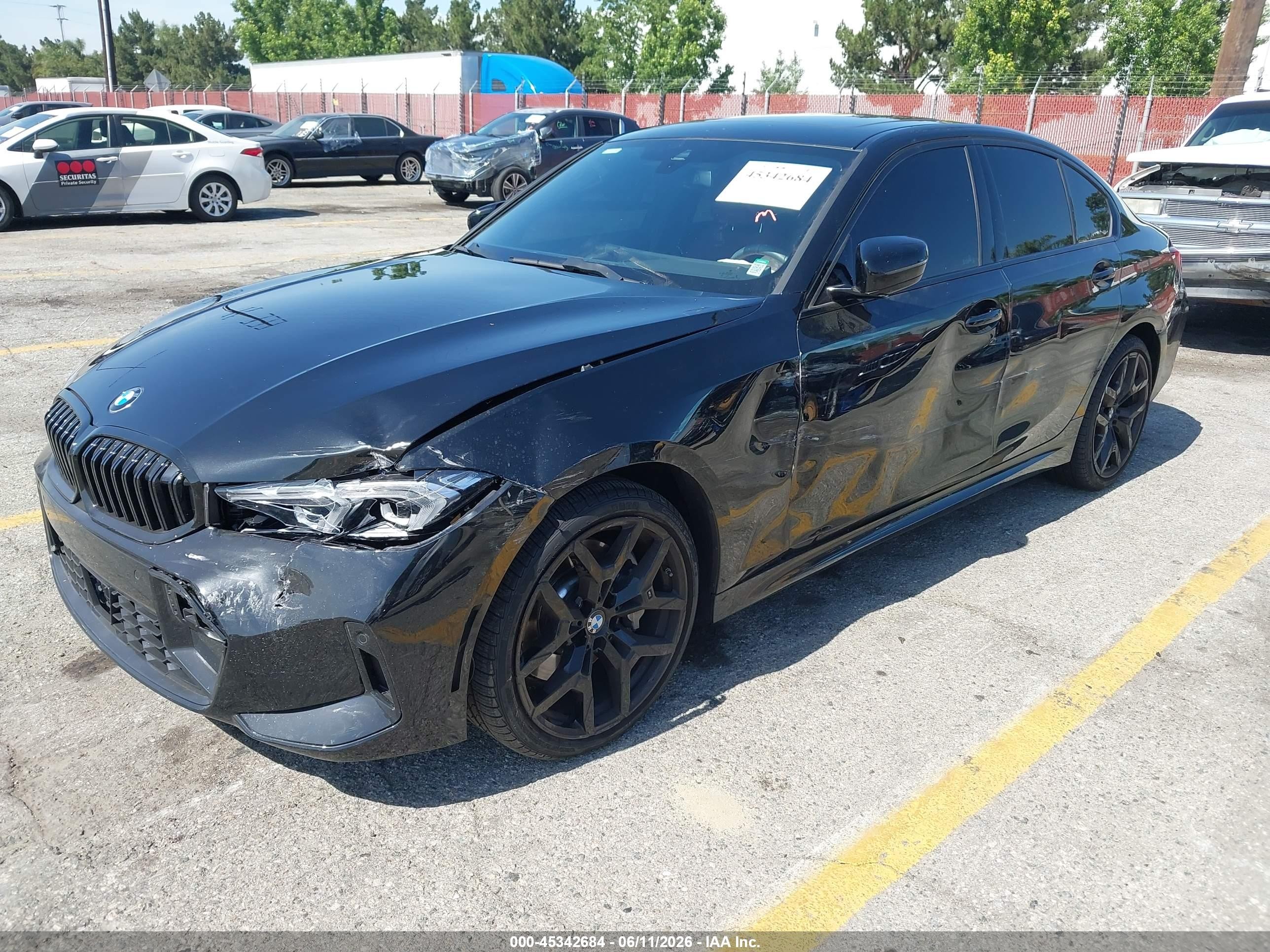 2026 BMW 3er VIN 3MW69CW09T8G12519 IAAI salvage auction — Side, Salvage (California), sold $19,800 on 2026-08-17 (photo 2)