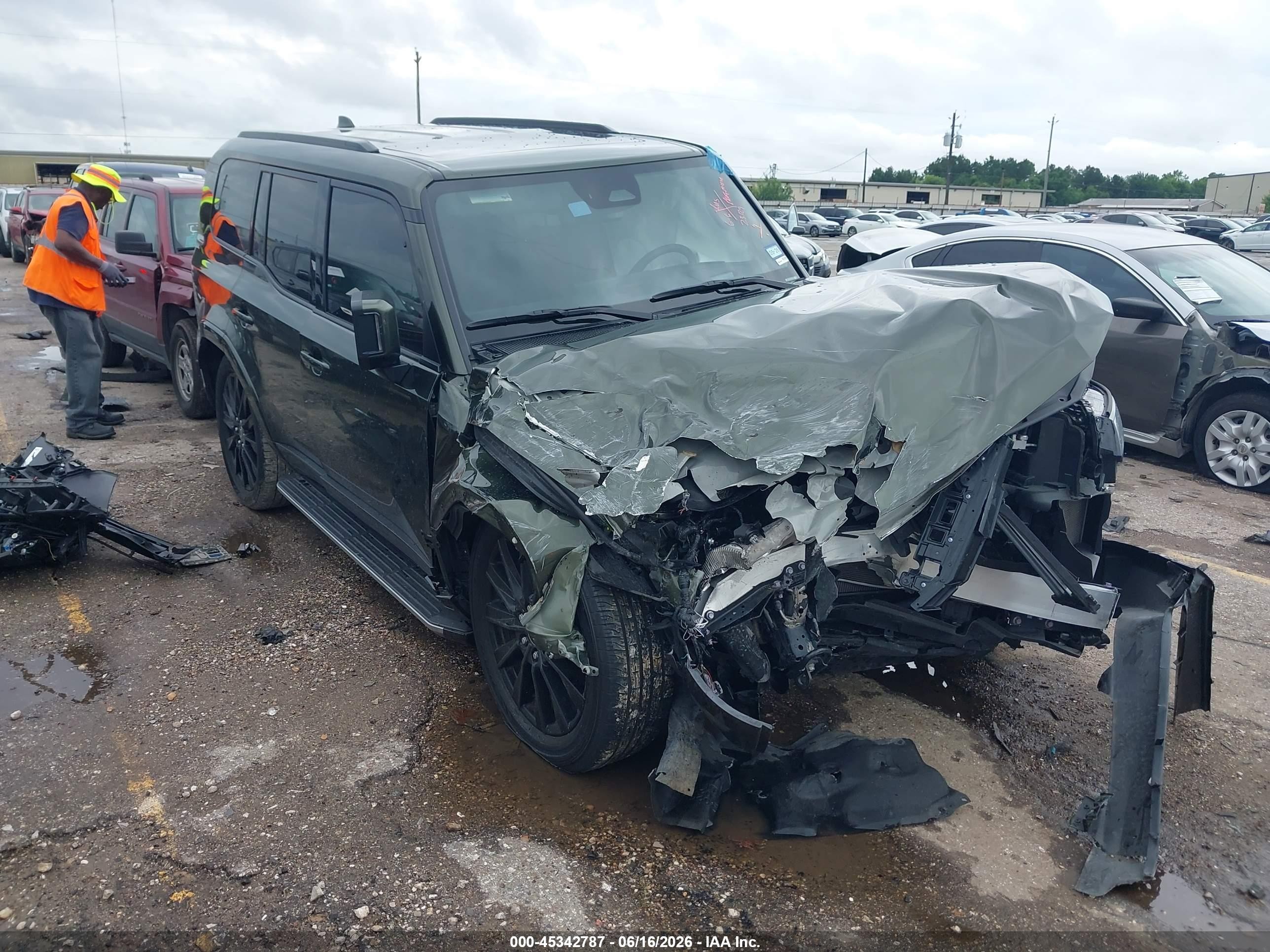 2024 Lexus GX 550 VIN JTJVBCDX5R5003417 — IAAI salvage auction photo