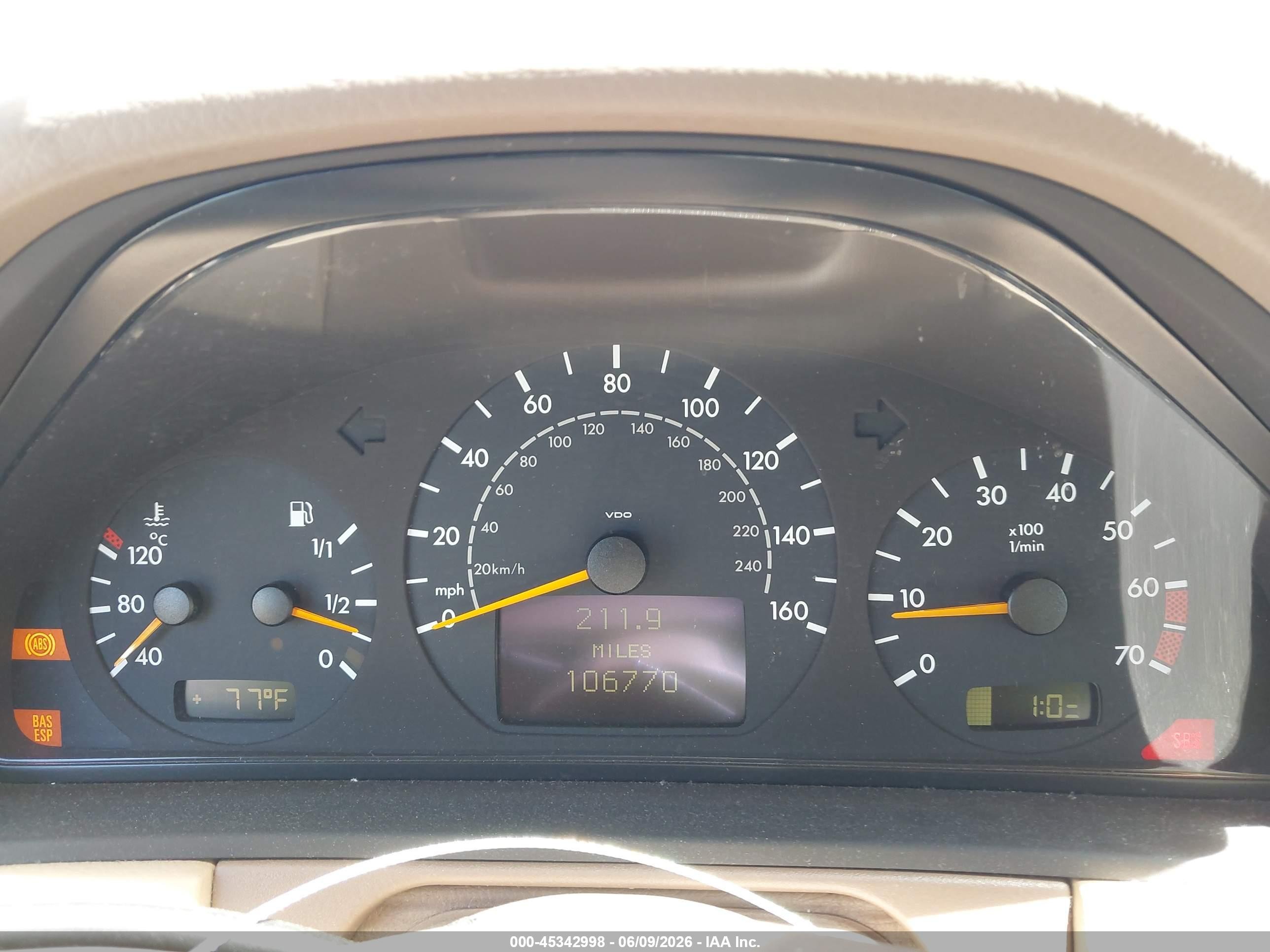 2000 Mercedes-Benz E-Class VIN WDBJF65J2YB096350 IAAI salvage auction — Normal Wear, Clear - Dealer Only (California), sold $375 on 2026-07-09 (photo 7)