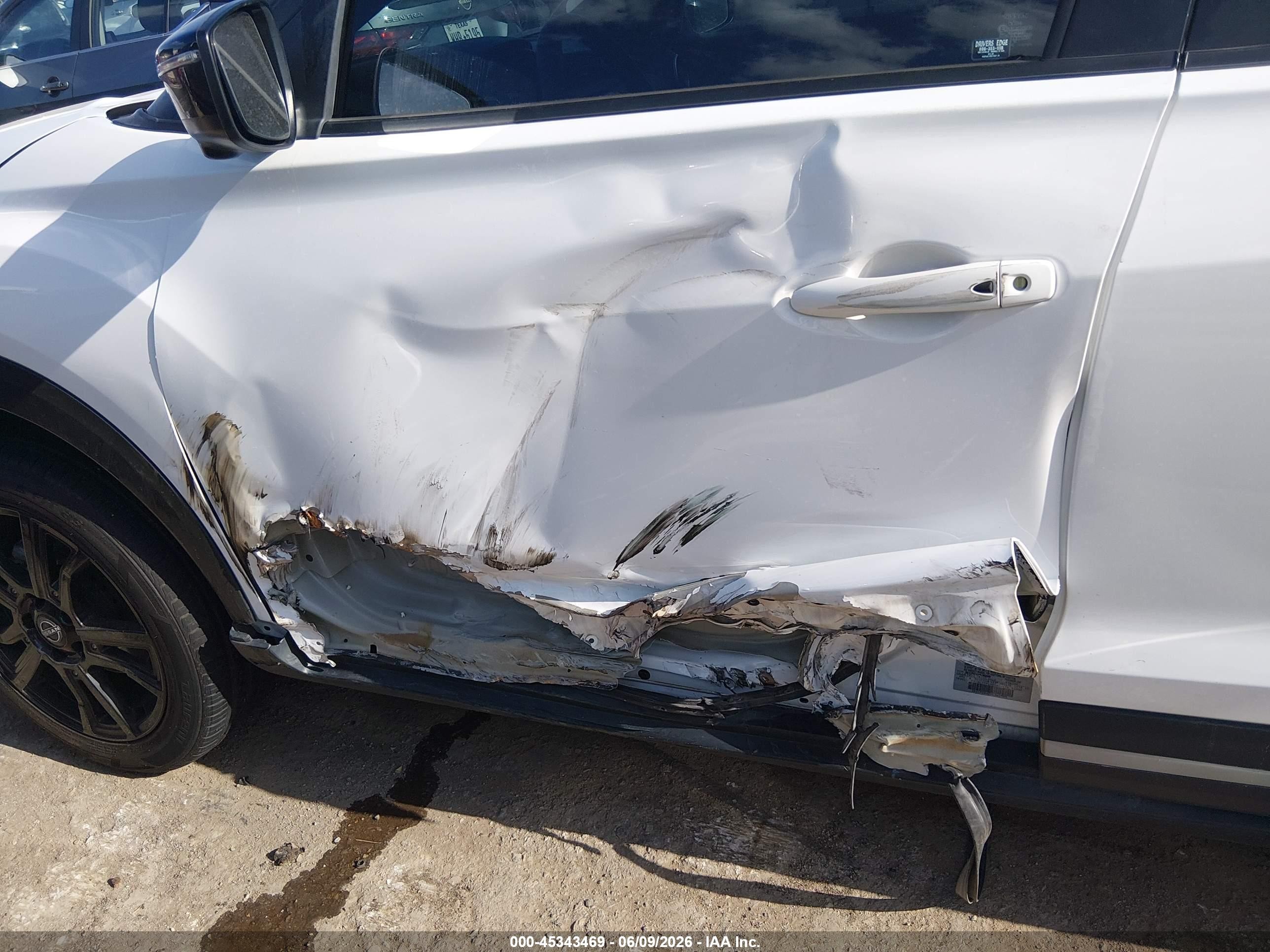 2023 Nissan Kicks VIN 3N1CP5DV2PL560999 IAAI salvage auction — Side, Clear (Oklahoma), sold $2,900 on 2026-09-09 (photo 6)