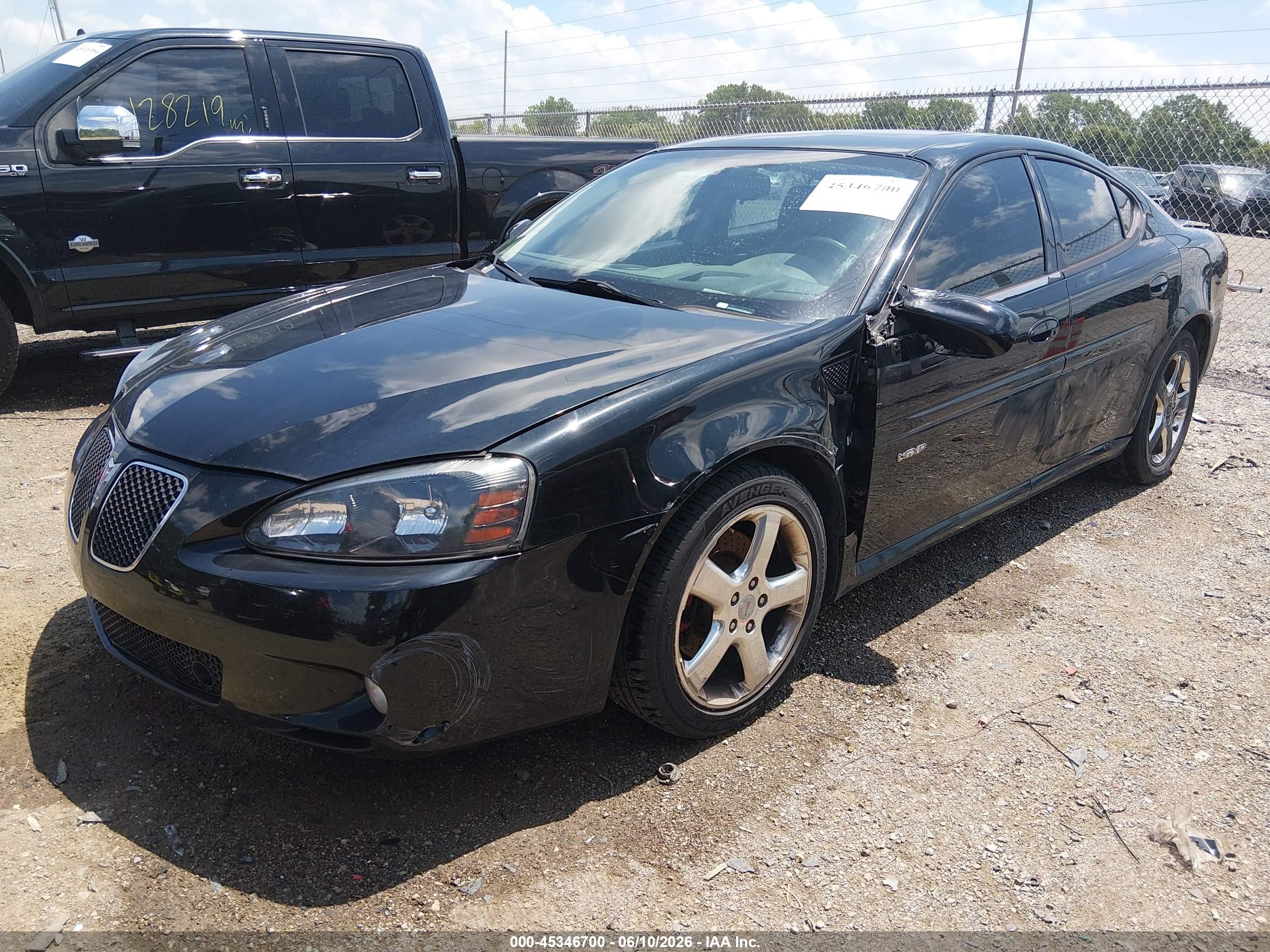 2008 Pontiac Grand Prix VIN 2G2WC55CX81172963 IAAI salvage auction — Side, Clear (Indiana), sold $500 on 2026-09-12 (photo 2)