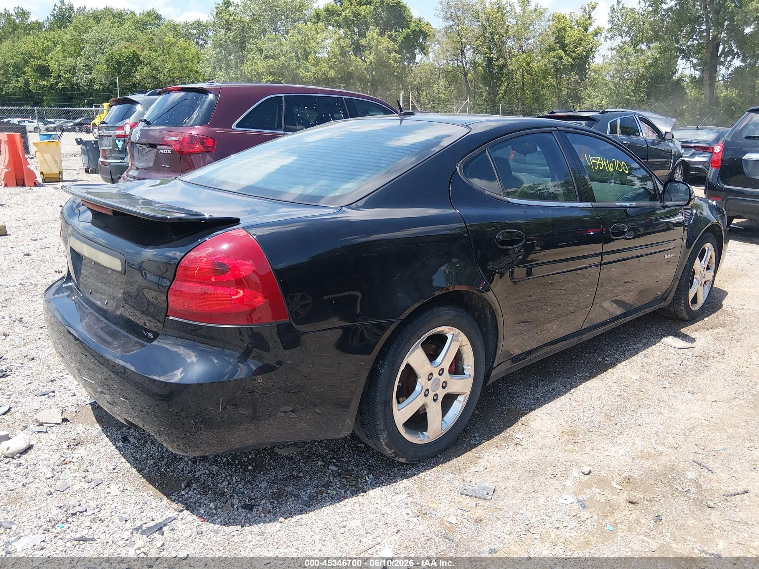 2008 Pontiac Grand Prix VIN 2G2WC55CX81172963 IAAI salvage auction — Side, Clear (Indiana), sold $500 on 2026-09-12 (photo 4)