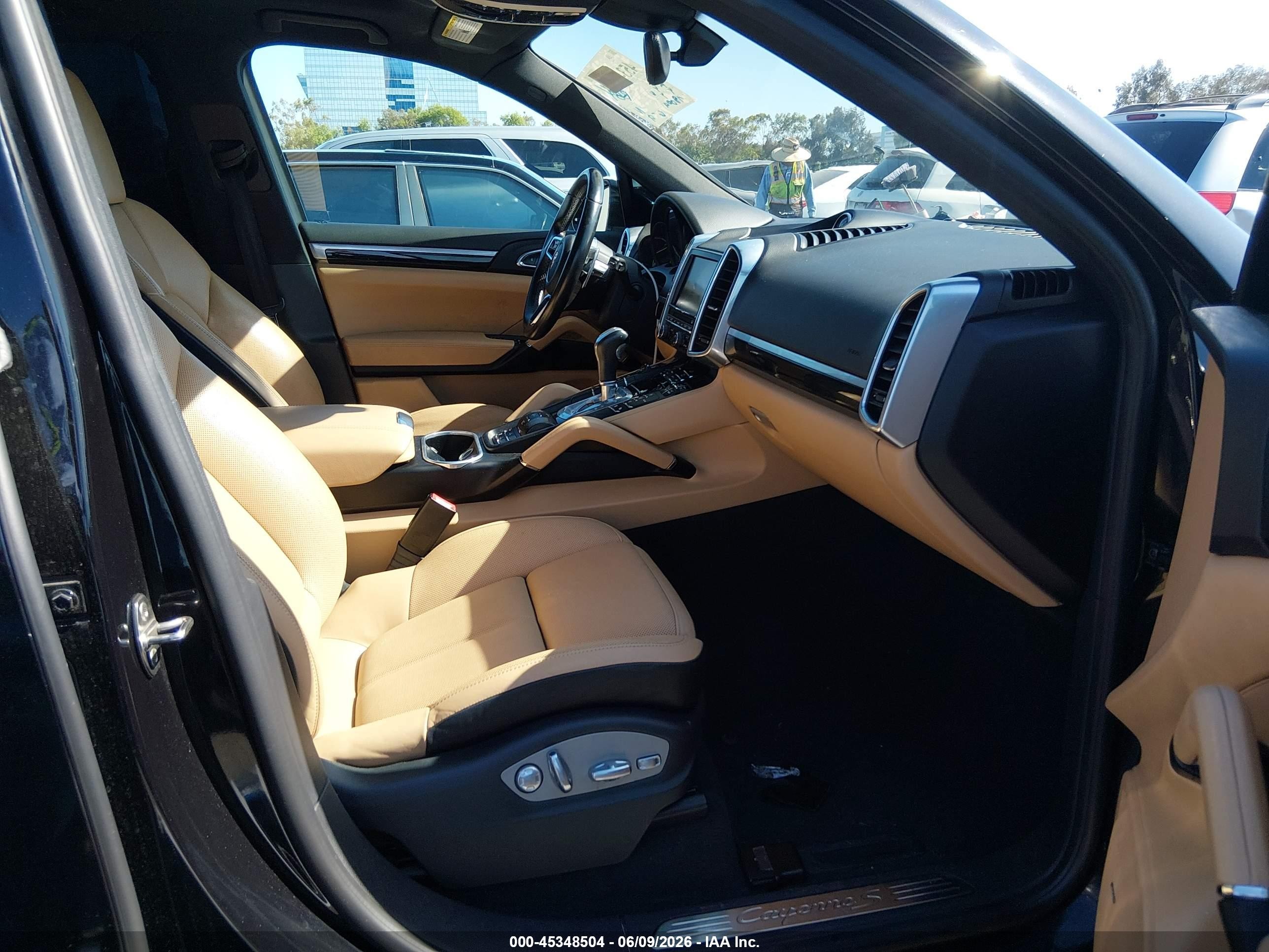 2015 Porsche Cayenne VIN WP1AE2A27FLA54063 IAAI salvage auction — Normal Wear, Clear (Montana), sold $8,000 on 2026-07-09 (photo 5)