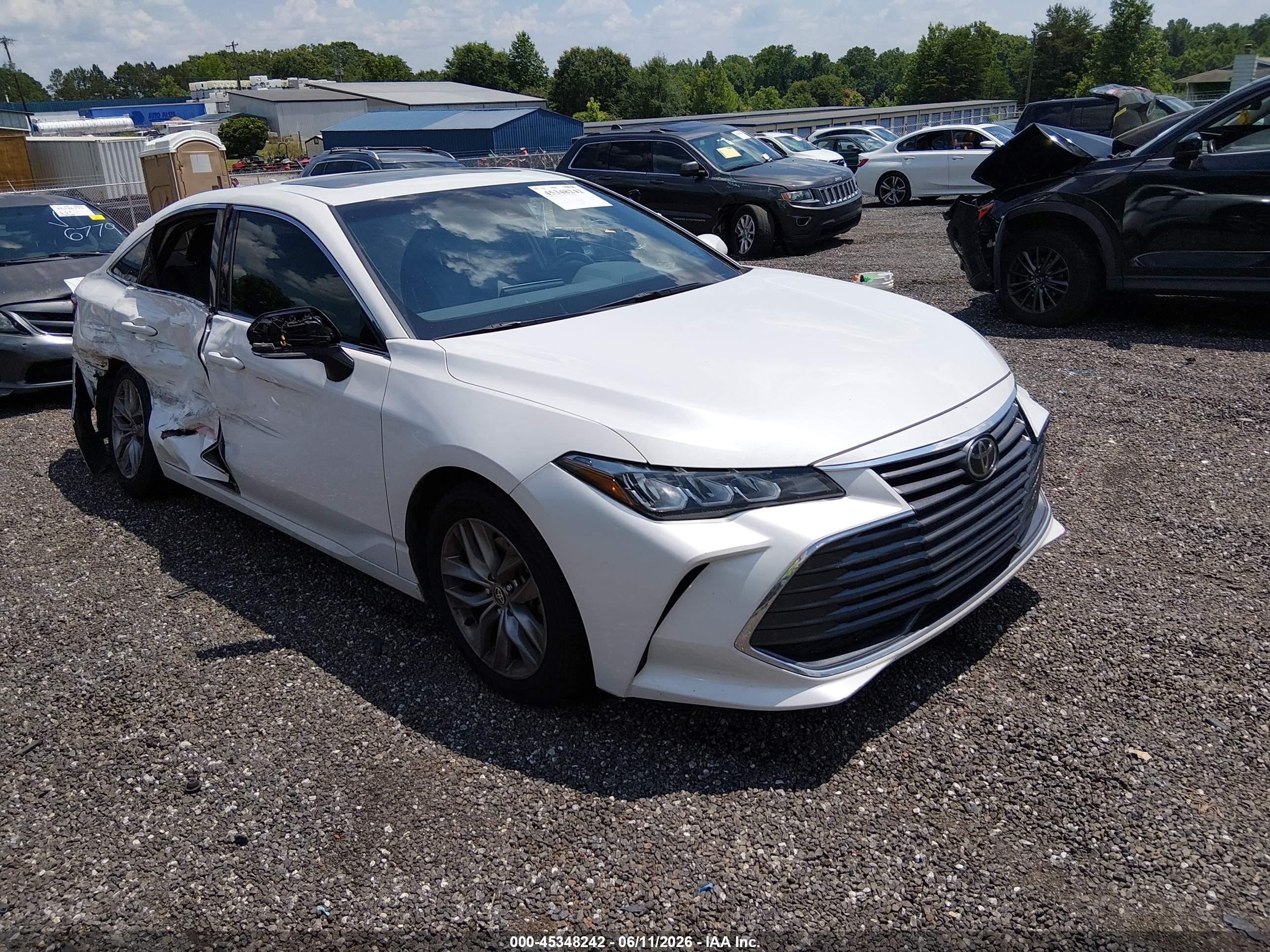 2022 Toyota Avalon VIN 4T1AZ1FB1NU082423 — IAAI salvage auction photo