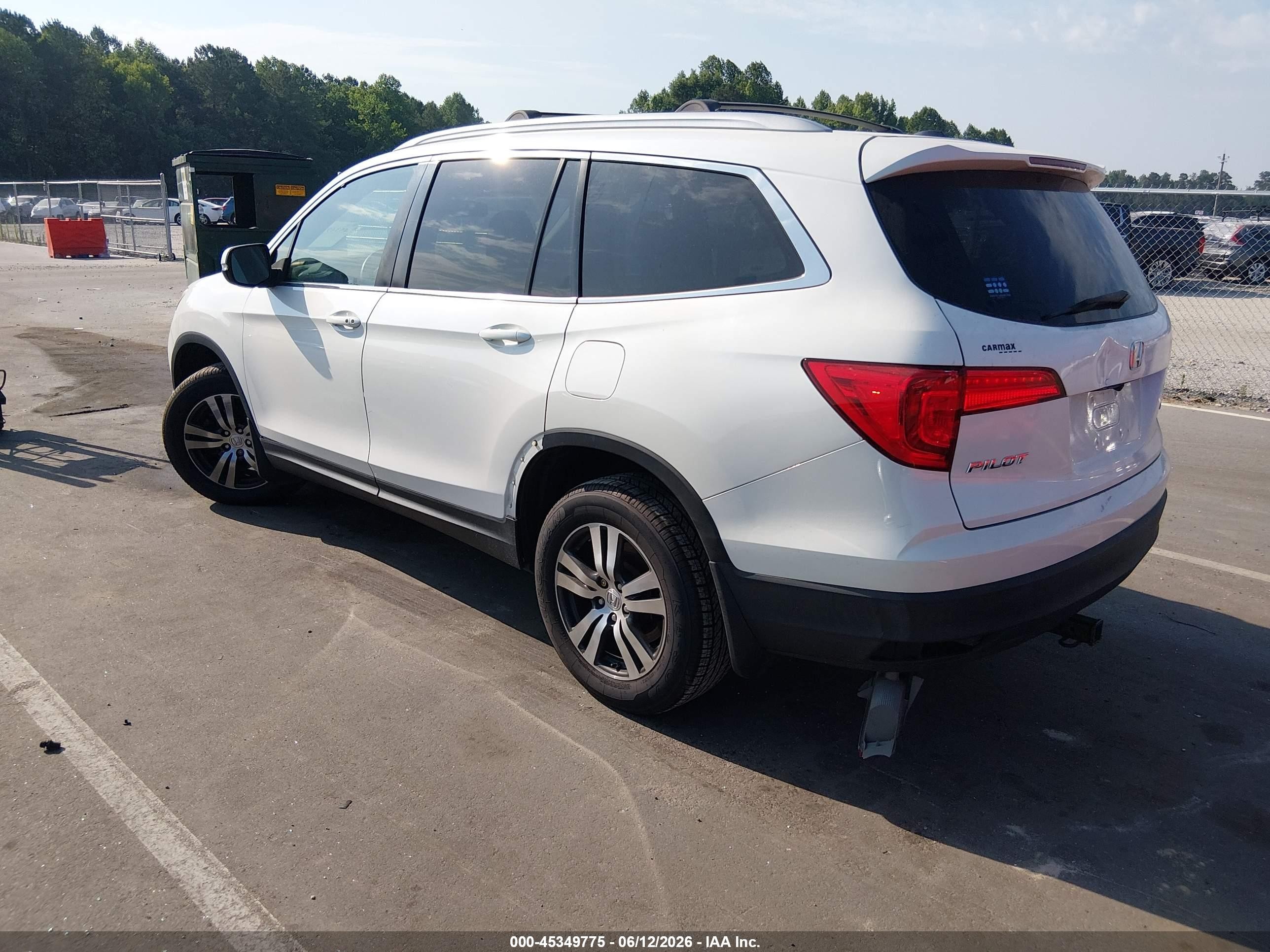 2017 Honda Pilot VIN 5FNYF6H74HB060771 IAAI salvage auction — Burn Engine, Salvage (North Carolina), sold $1,550 on 2026-07-10 (photo 3)