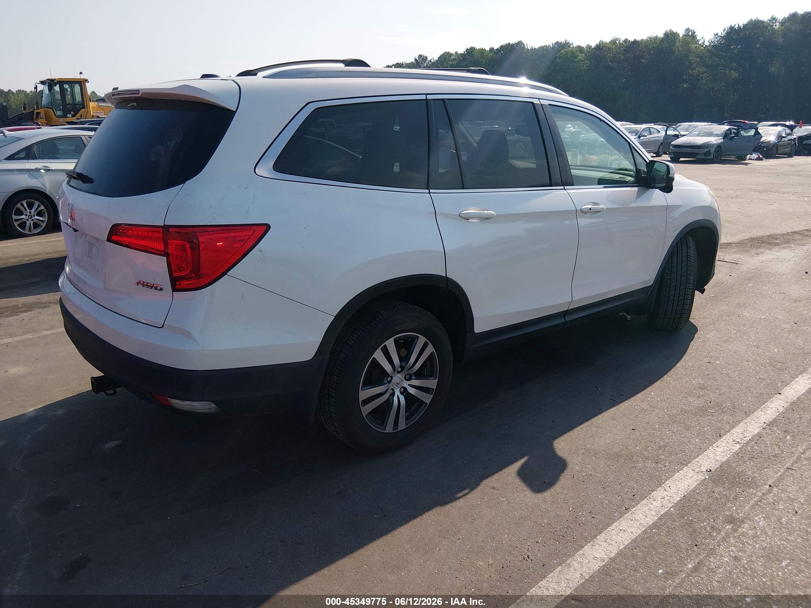 2017 Honda Pilot VIN 5FNYF6H74HB060771 IAAI salvage auction — Burn Engine, Salvage (North Carolina), sold $1,550 on 2026-07-10 (photo 4)