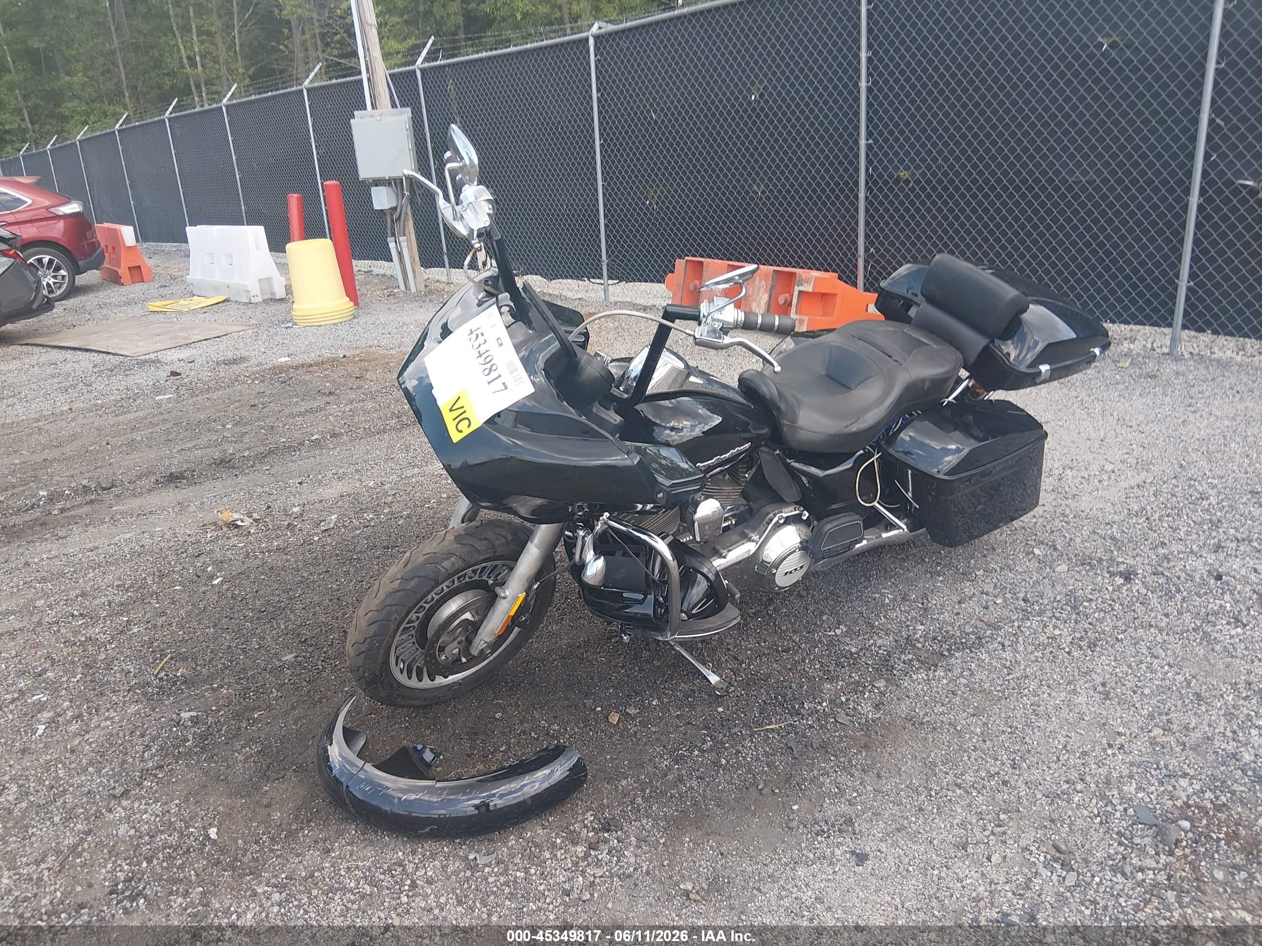 2013 Harley-davidson Road glide VIN 1HD1KGM12DB651116 IAAI salvage auction — Side, Salvage (South Carolina), sold $1,500 on 2026-09-08 (photo 2)