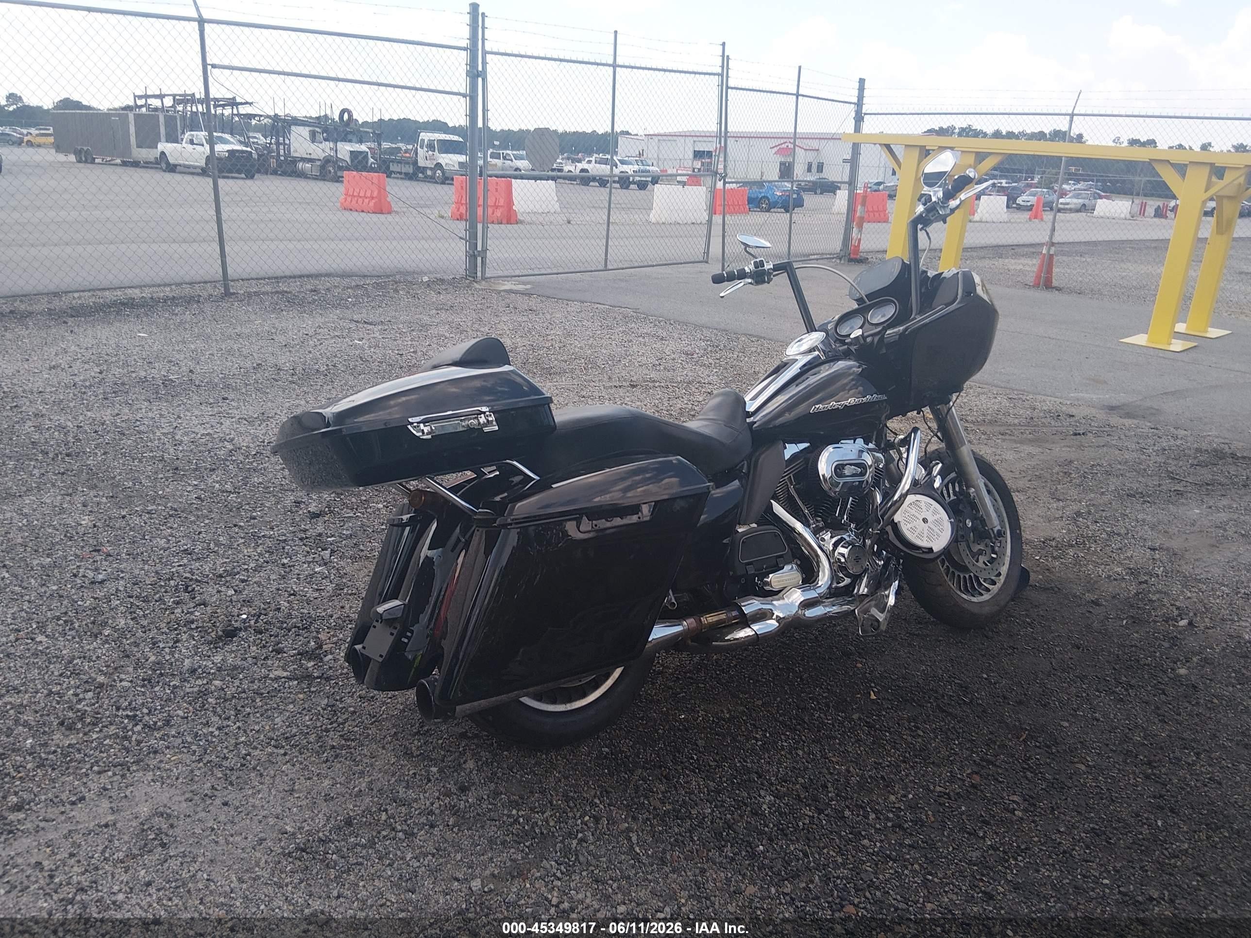 2013 Harley-davidson Road glide VIN 1HD1KGM12DB651116 IAAI salvage auction — Side, Salvage (South Carolina), sold $1,500 on 2026-09-08 (photo 4)
