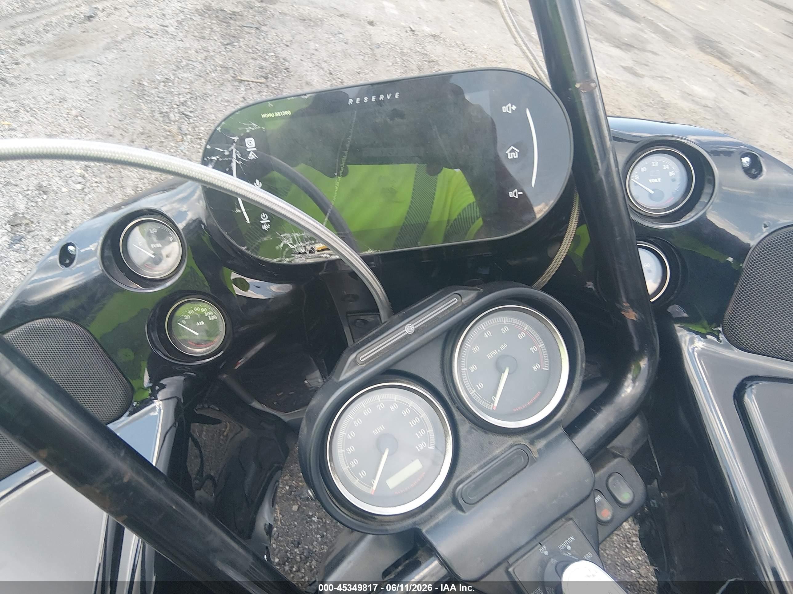 2013 Harley-davidson Road glide VIN 1HD1KGM12DB651116 IAAI salvage auction — Side, Salvage (South Carolina), sold $1,500 on 2026-09-08 (photo 7)