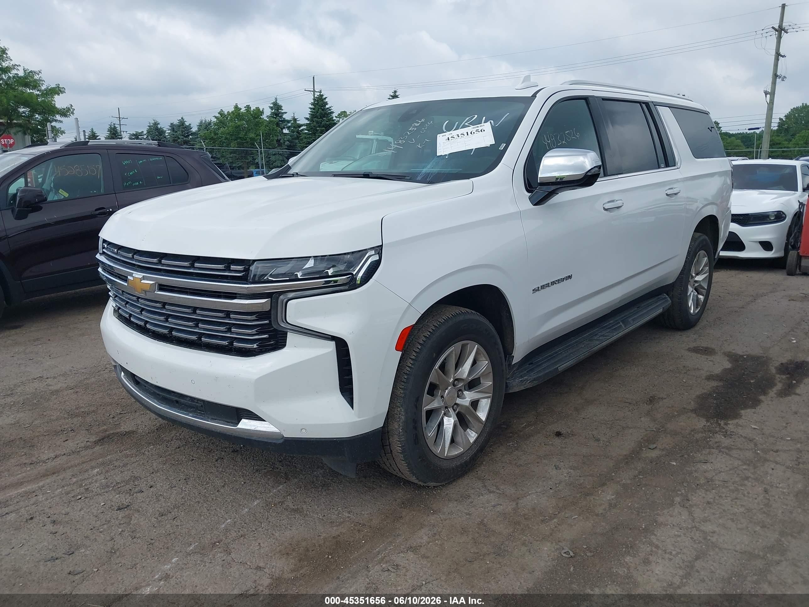 2022 Chevrolet Suburban VIN 1GNSCFKD5NR190326 IAAI salvage auction — Unknown, Clear (Oklahoma), sold $15,100 on 2026-07-02 (photo 2)