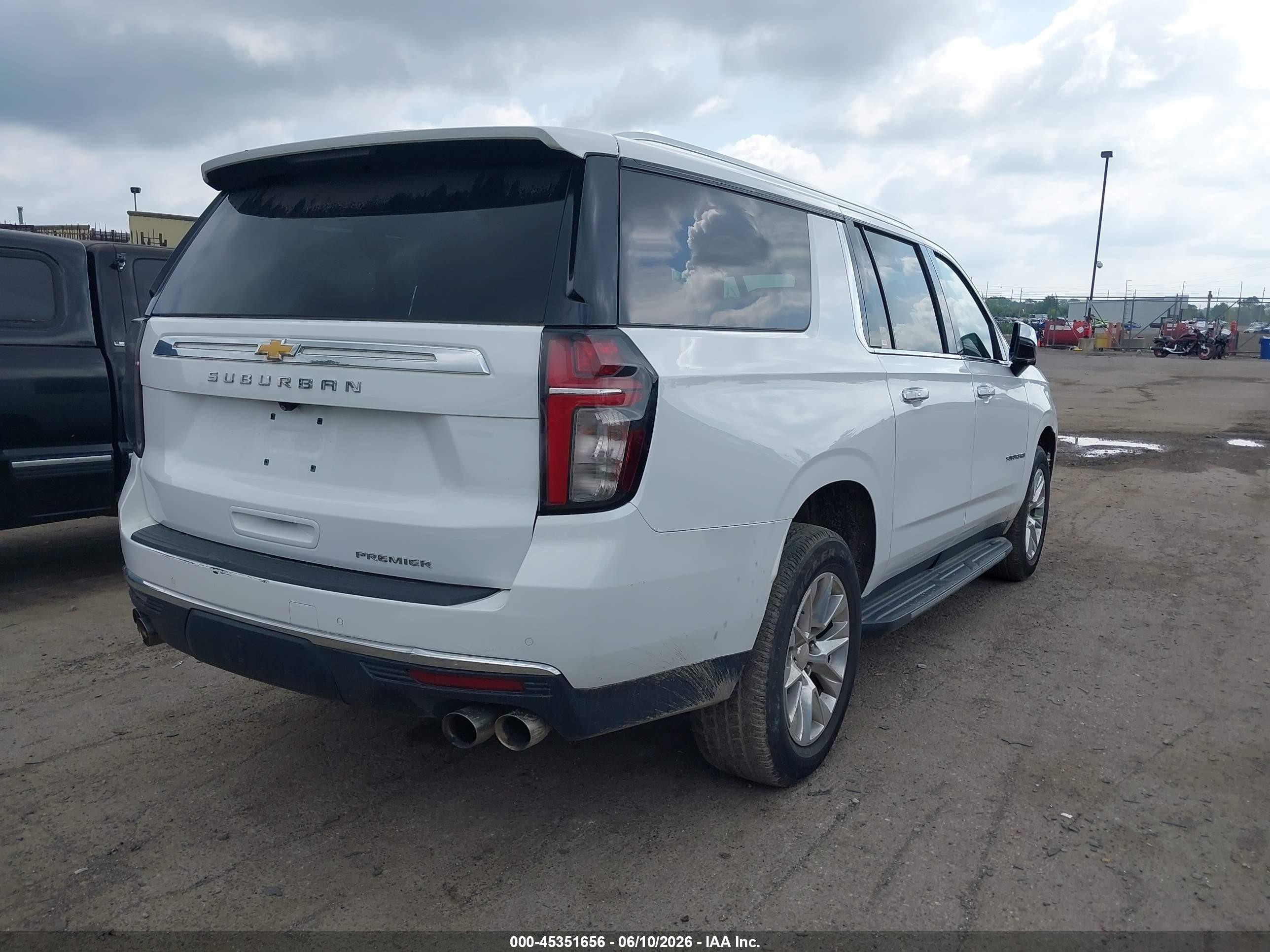 2022 Chevrolet Suburban VIN 1GNSCFKD5NR190326 IAAI salvage auction — Unknown, Clear (Oklahoma), sold $15,100 on 2026-07-02 (photo 4)