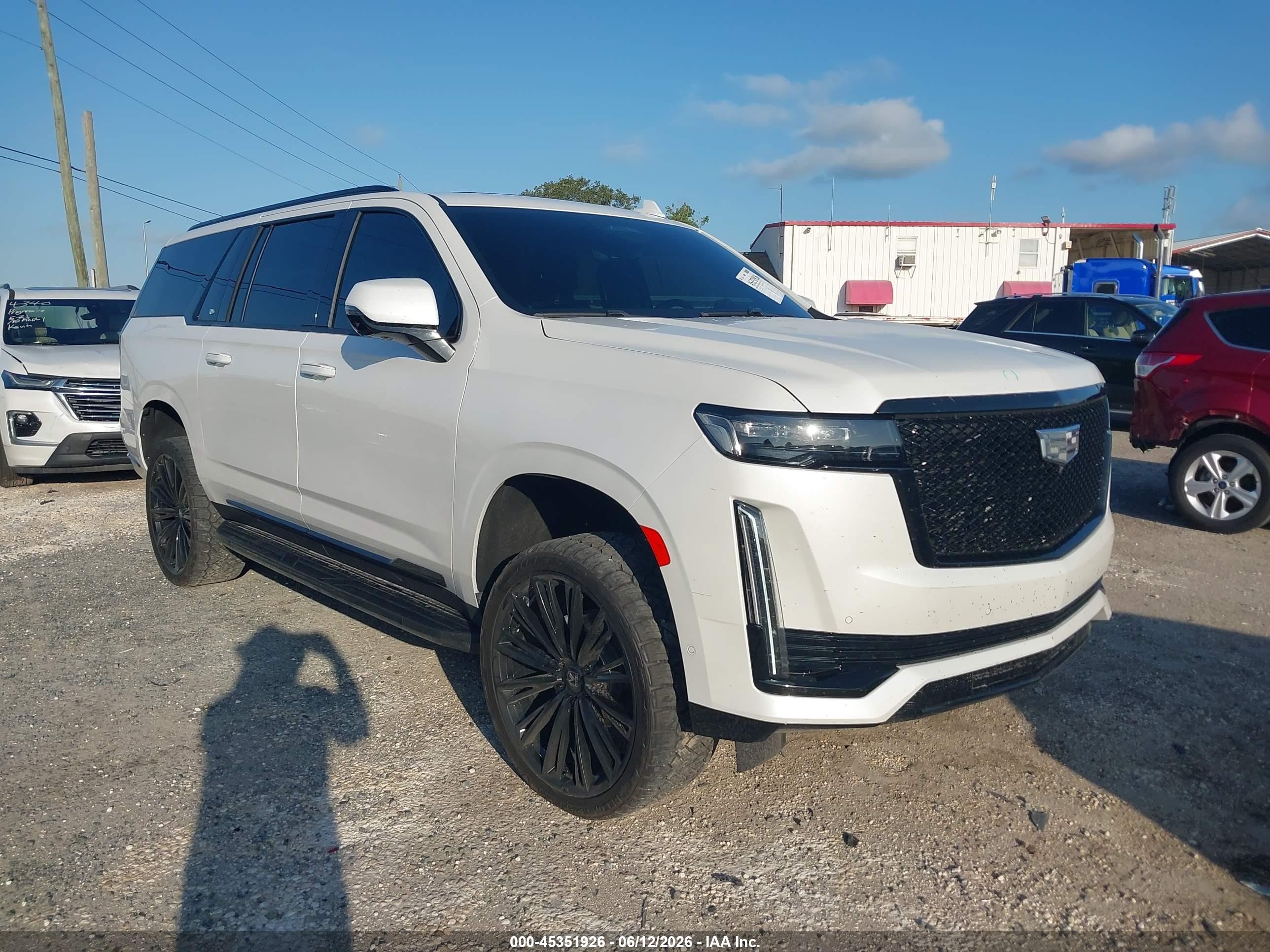2023 Cadillac Escalade ESV VIN 1GYS4NKL3PR194055 — IAAI salvage auction photo