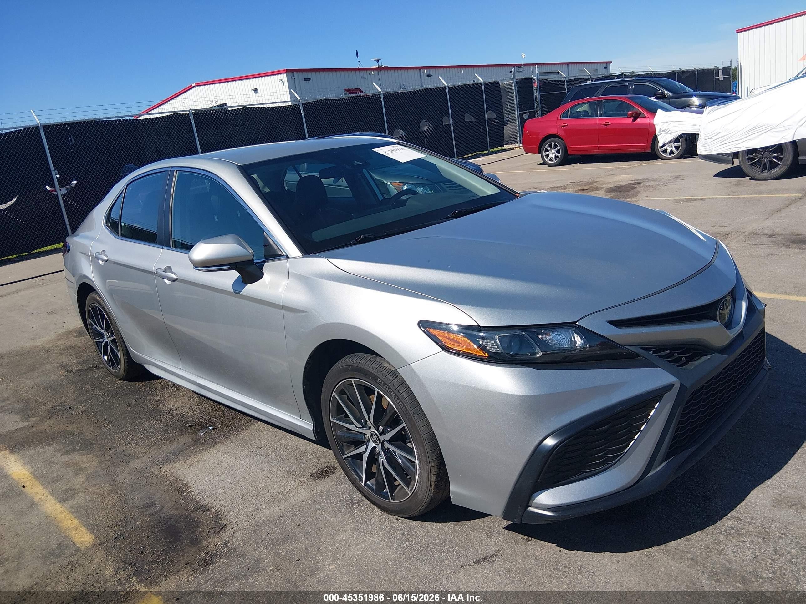 2022 Toyota Camry VIN 4T1G11AK6NU055534 — IAAI salvage auction photo
