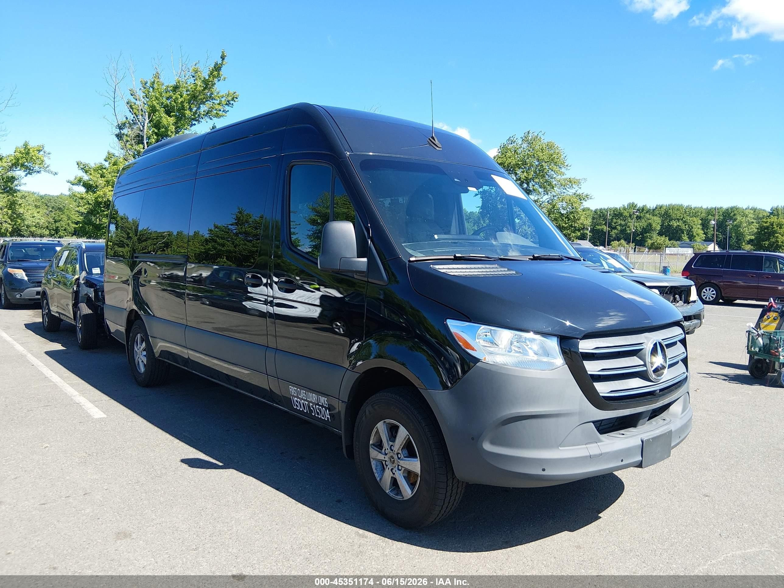 2024 Mercedes-Benz Sprinter VIN W1Z4NGHY1RT186186 — IAAI salvage auction photo